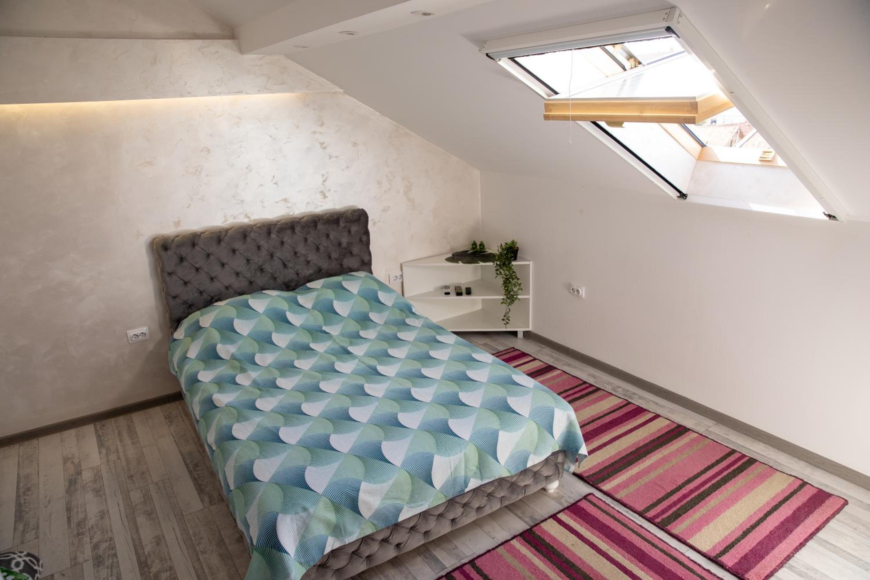 Garden apartment & parking