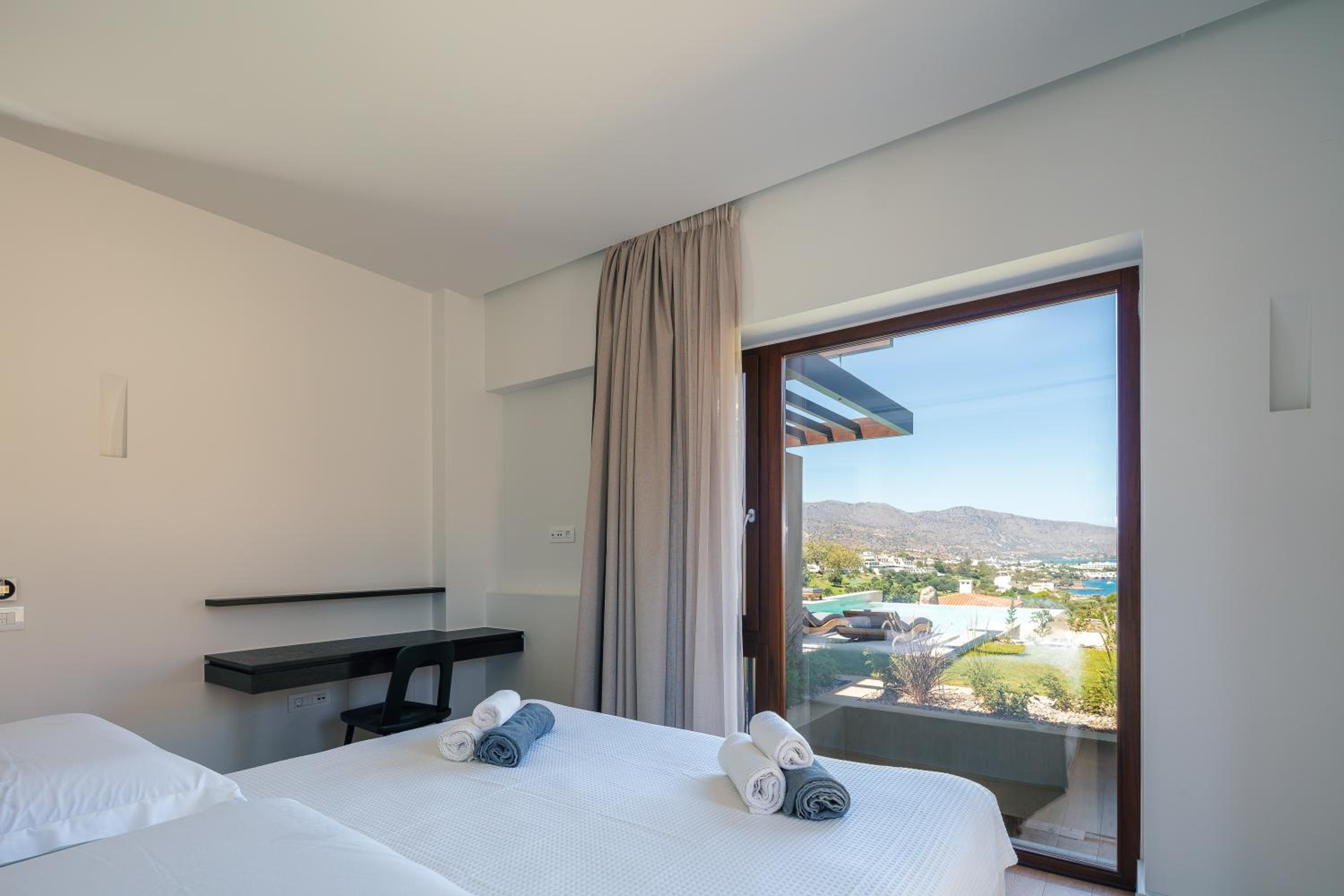 Villa Katy - Sea vistas & Minimalist Opulence by etouri