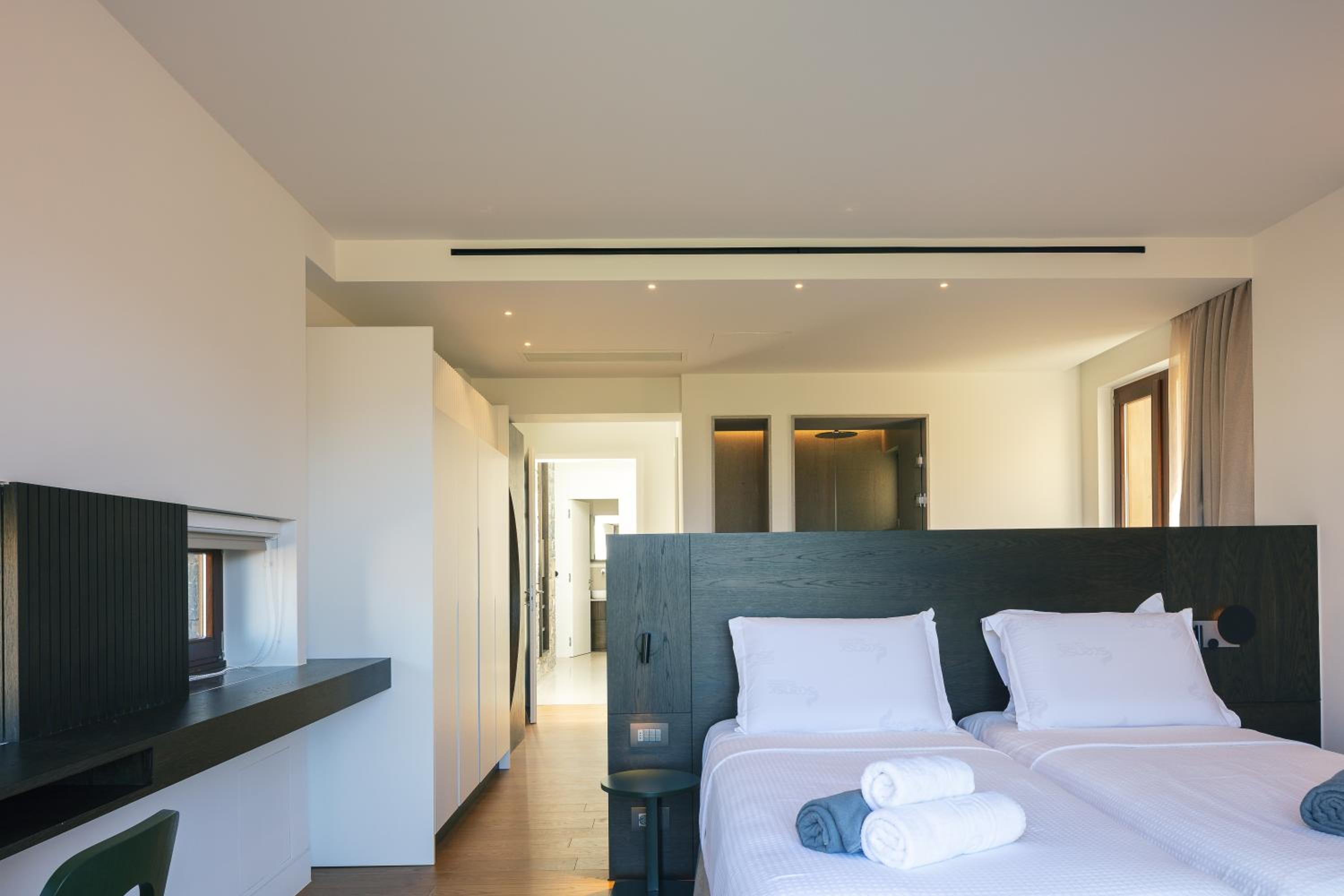 Villa Katy - Sea vistas & Minimalist Opulence by etouri