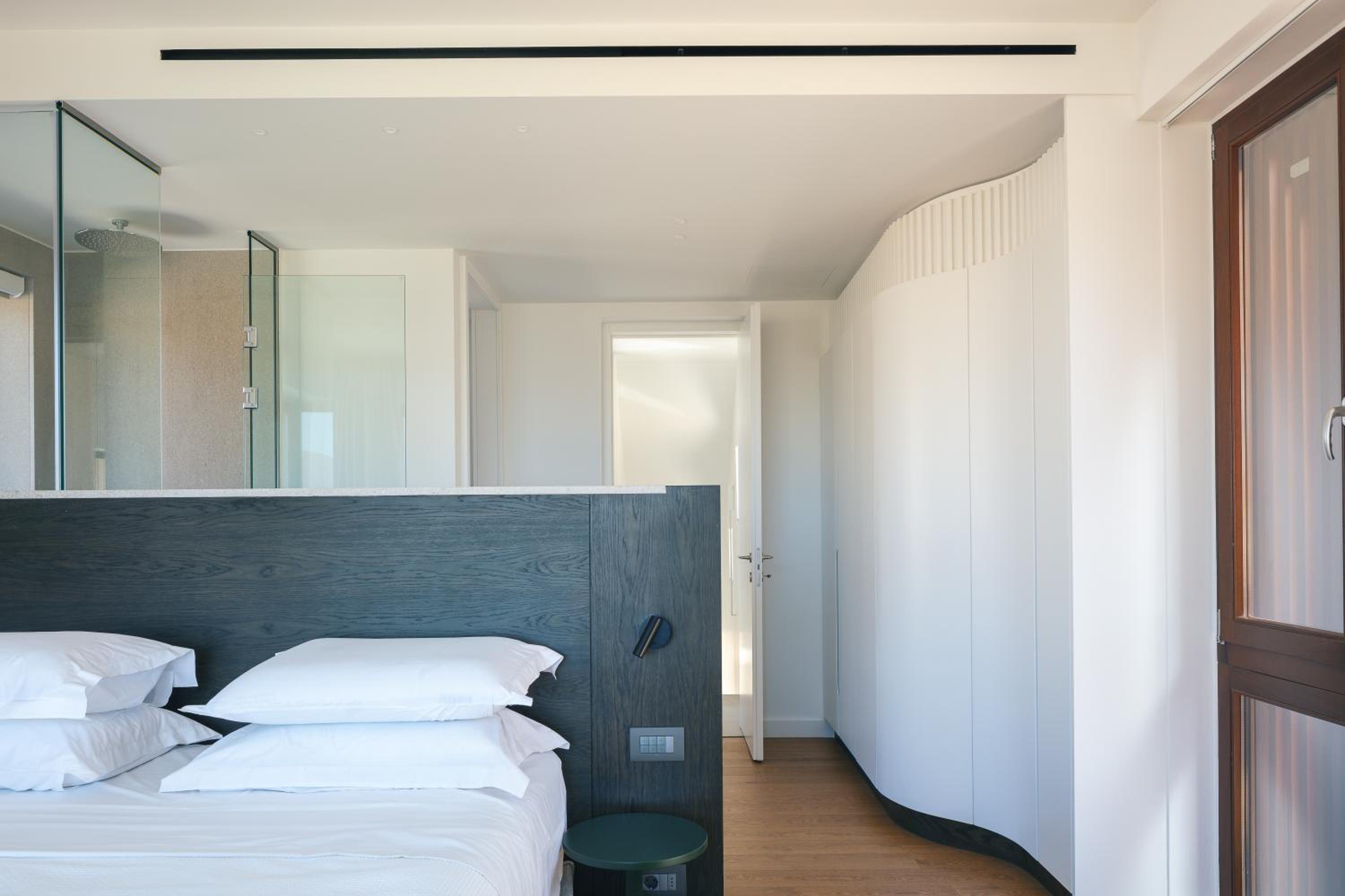 Villa Katy - Sea vistas & Minimalist Opulence by etouri