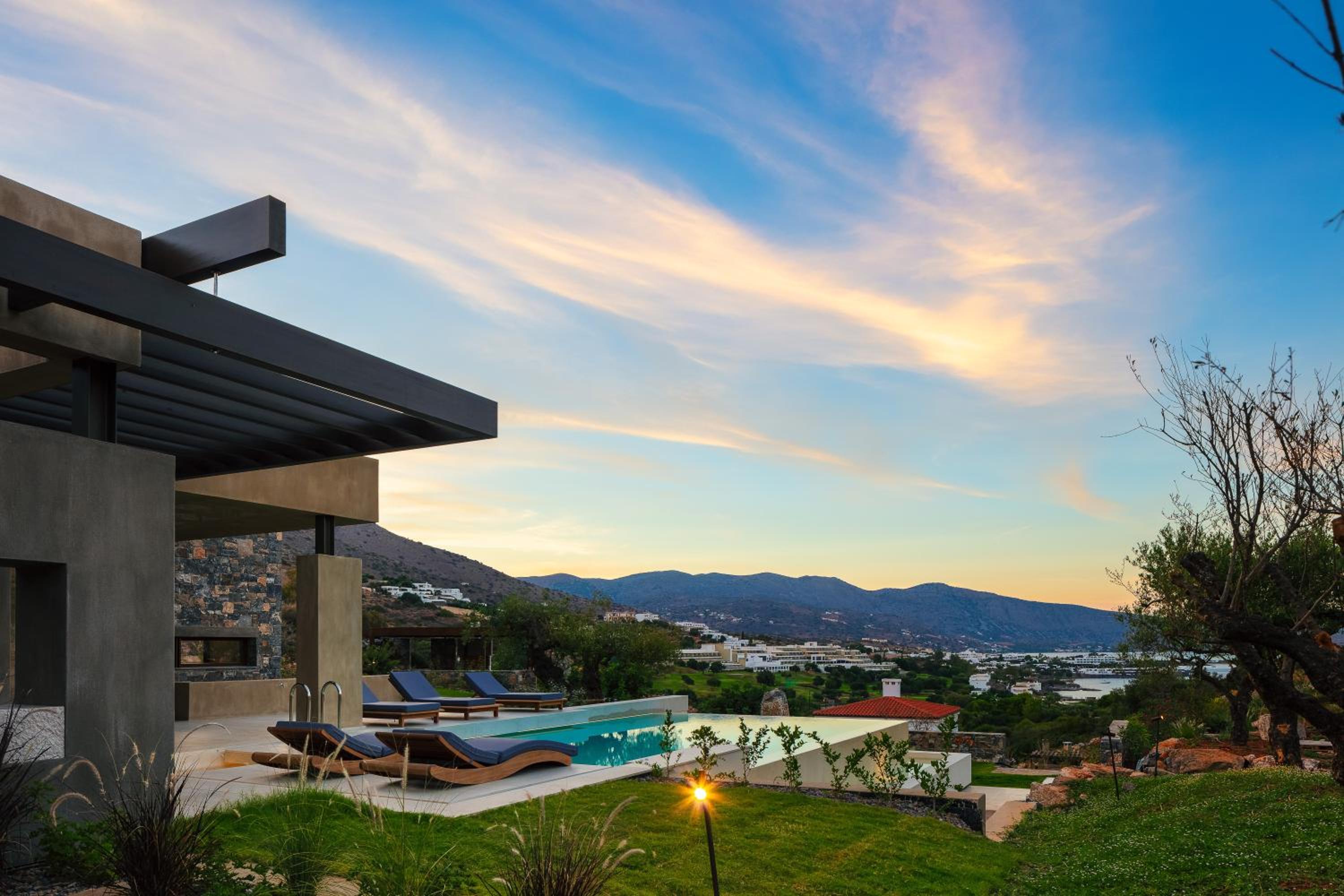 Villa Katy - Sea vistas & Minimalist Opulence by etouri