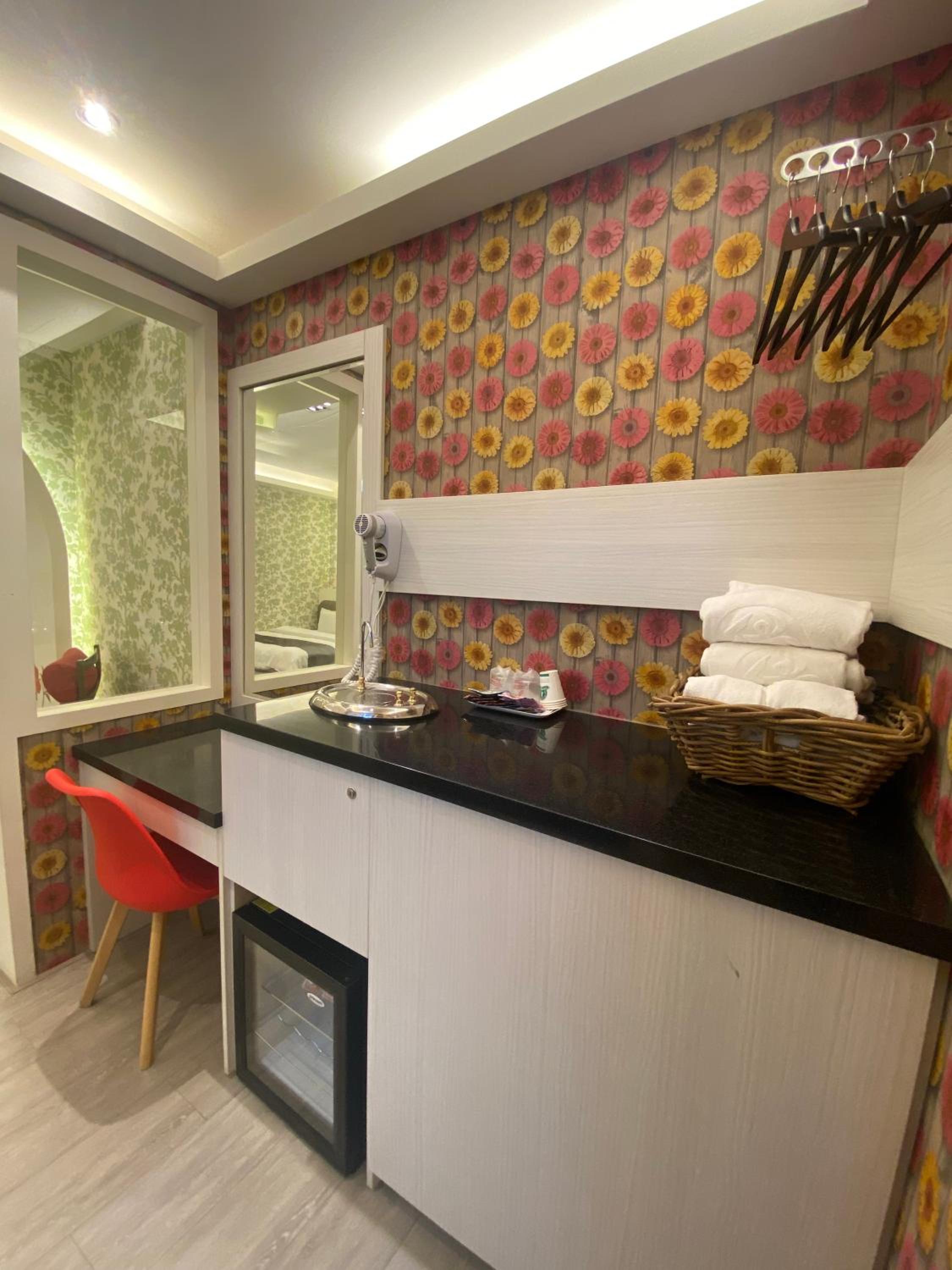 Yuan Chyau Motel