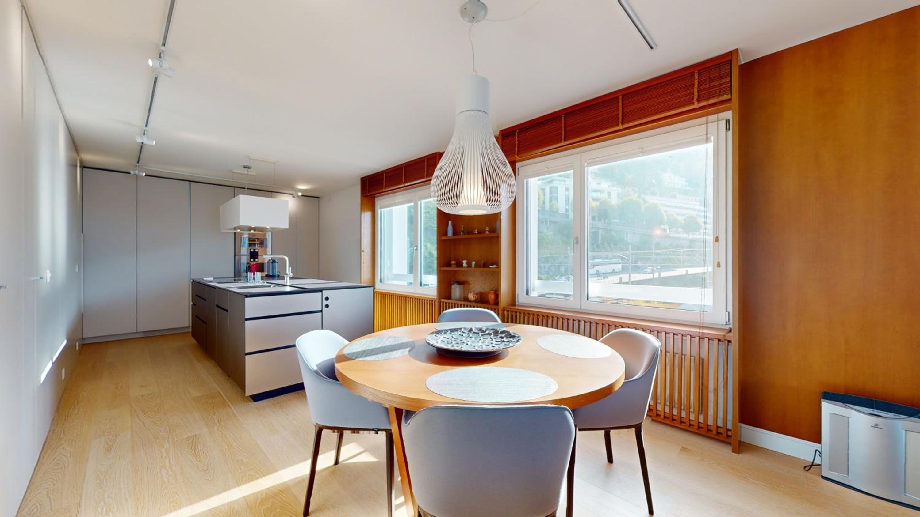 Lakefront apartment with exceptional view