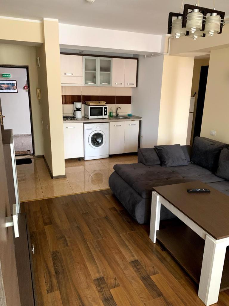 Arlequin Apartments view 3