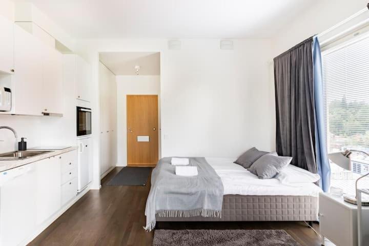 Peaceful Apartment Tikkurila near airport and city, free parking, fast Wi-Fi view 4