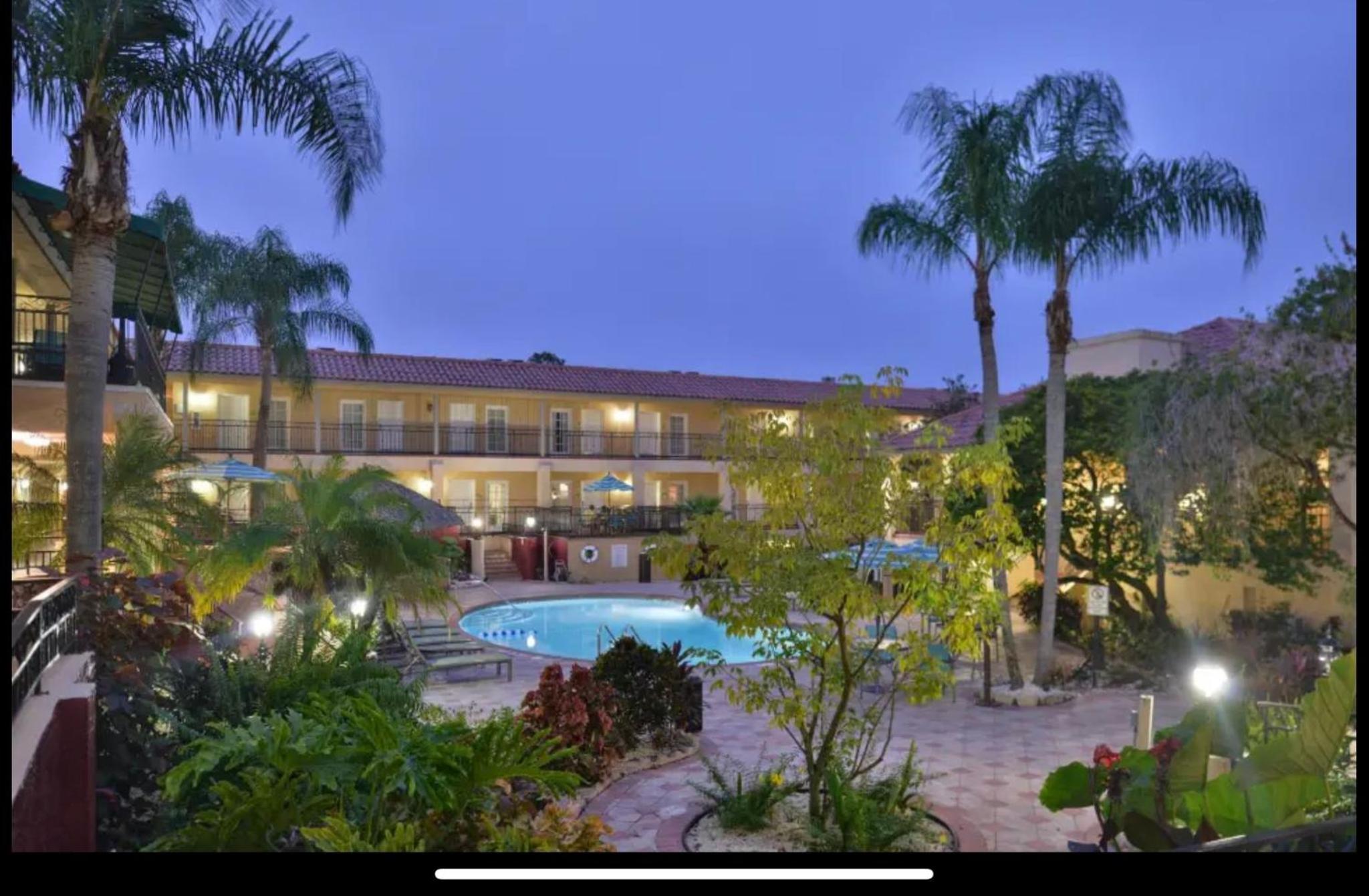 Red Roof Inn PLUS & Suites Tampa - Busch Gardens, Photo 23