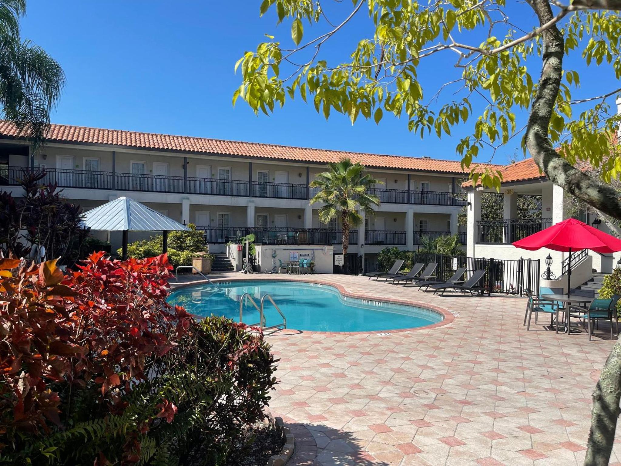 Red Roof Inn PLUS & Suites Tampa - Busch Gardens, Photo 22