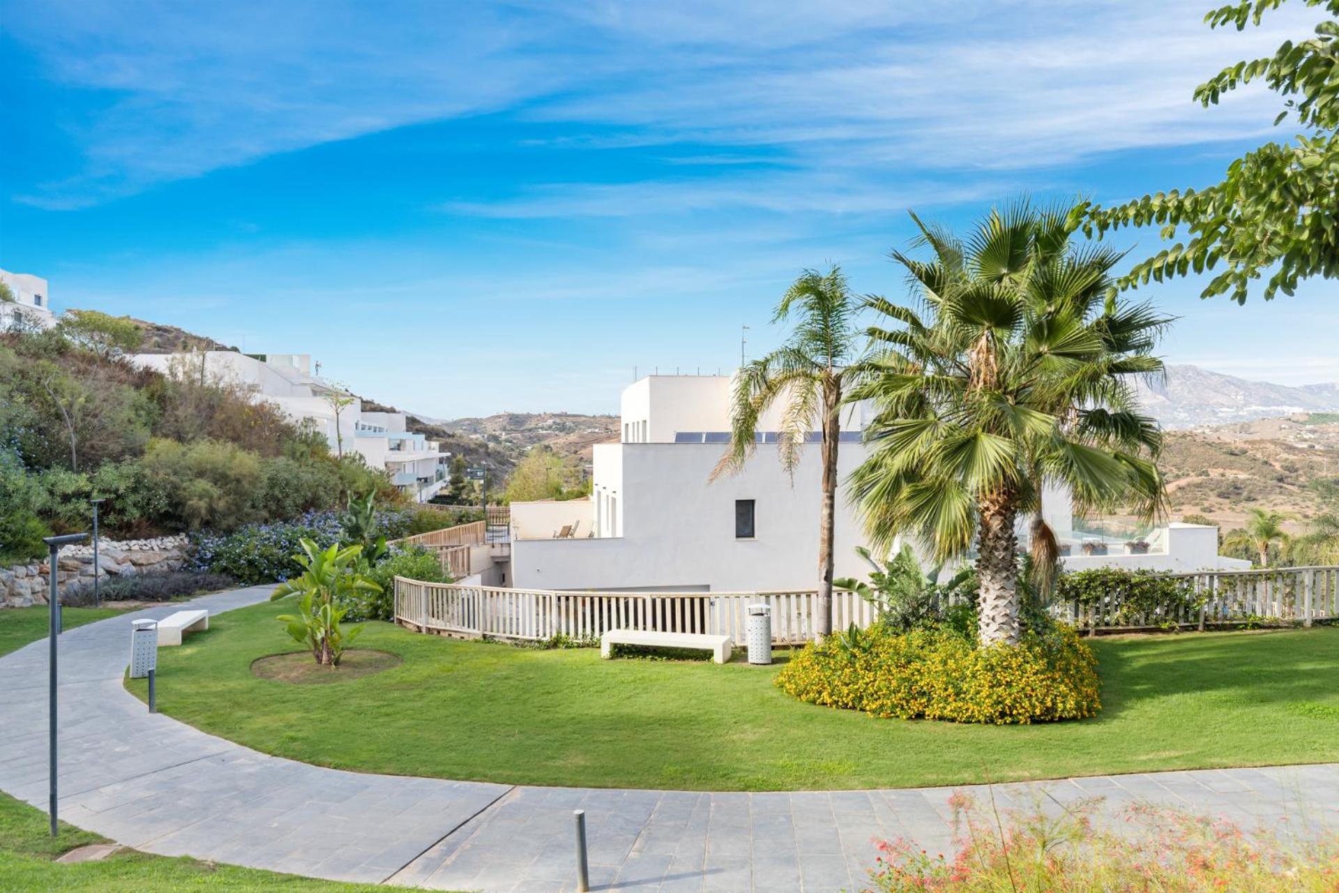 Casa Banderas pool & gym by Costarentals - Ref 237