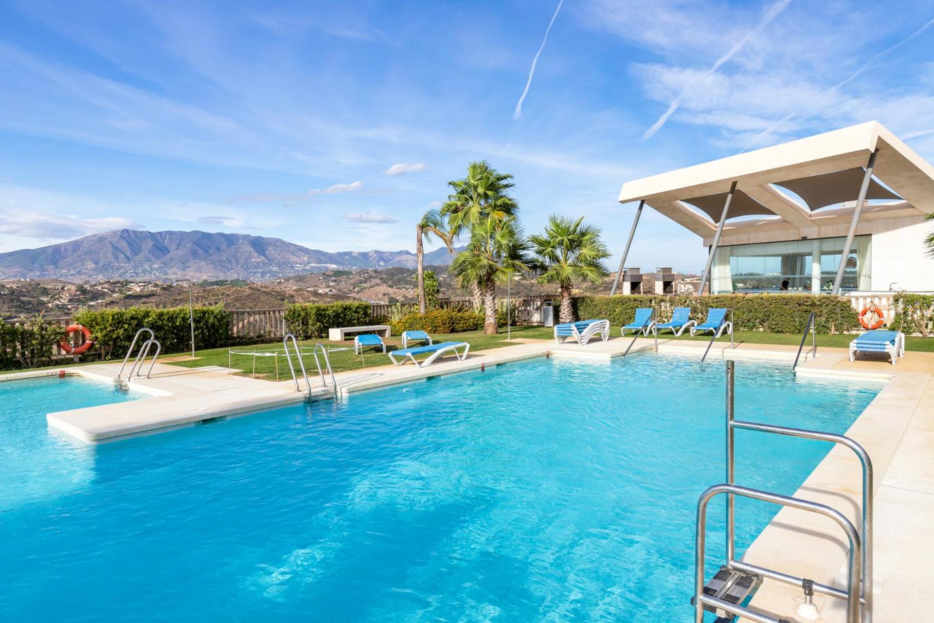 Casa Banderas pool & gym by Costarentals - Ref 237