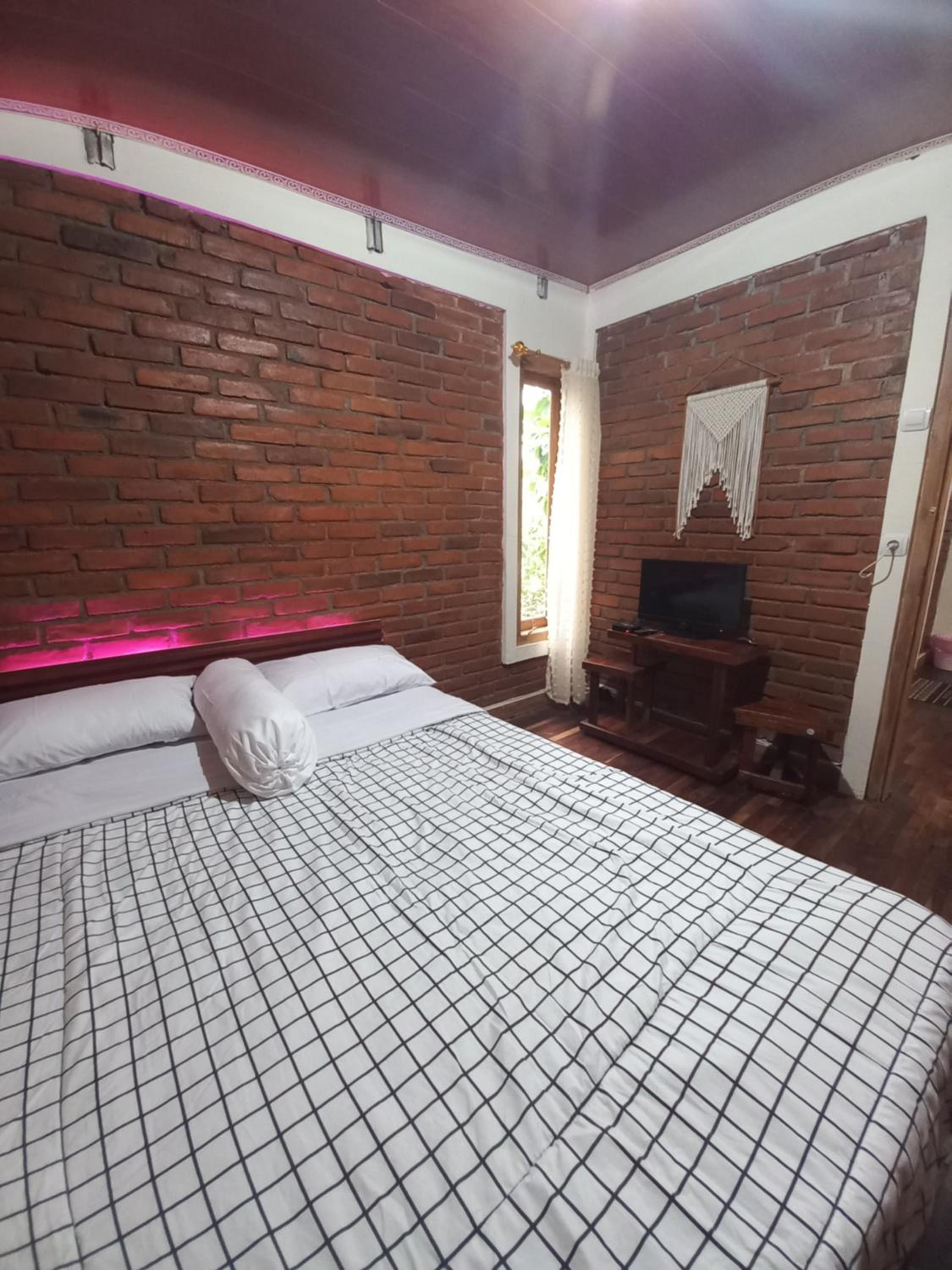 Agora Home