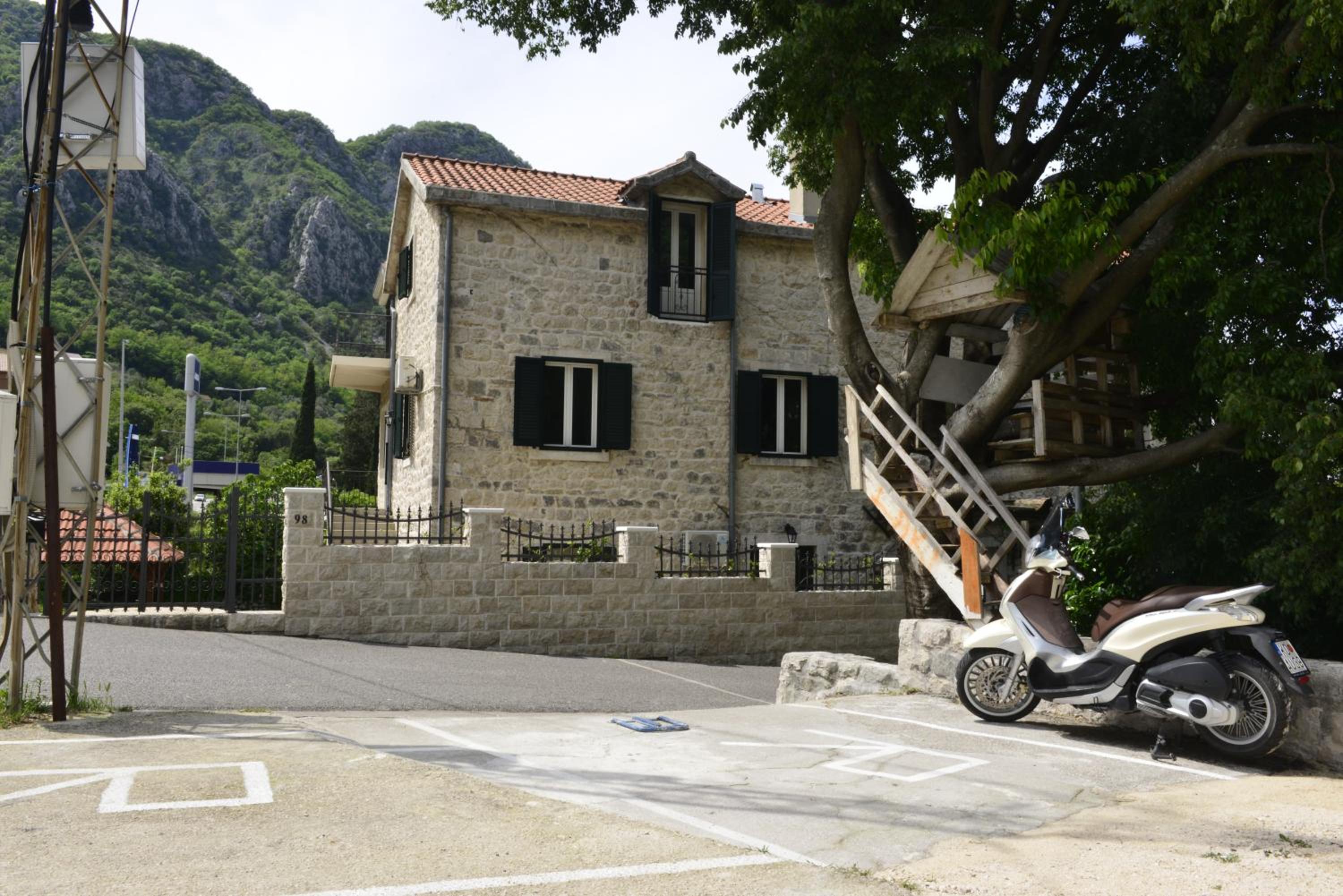 Villa Andrea Apartments with parking