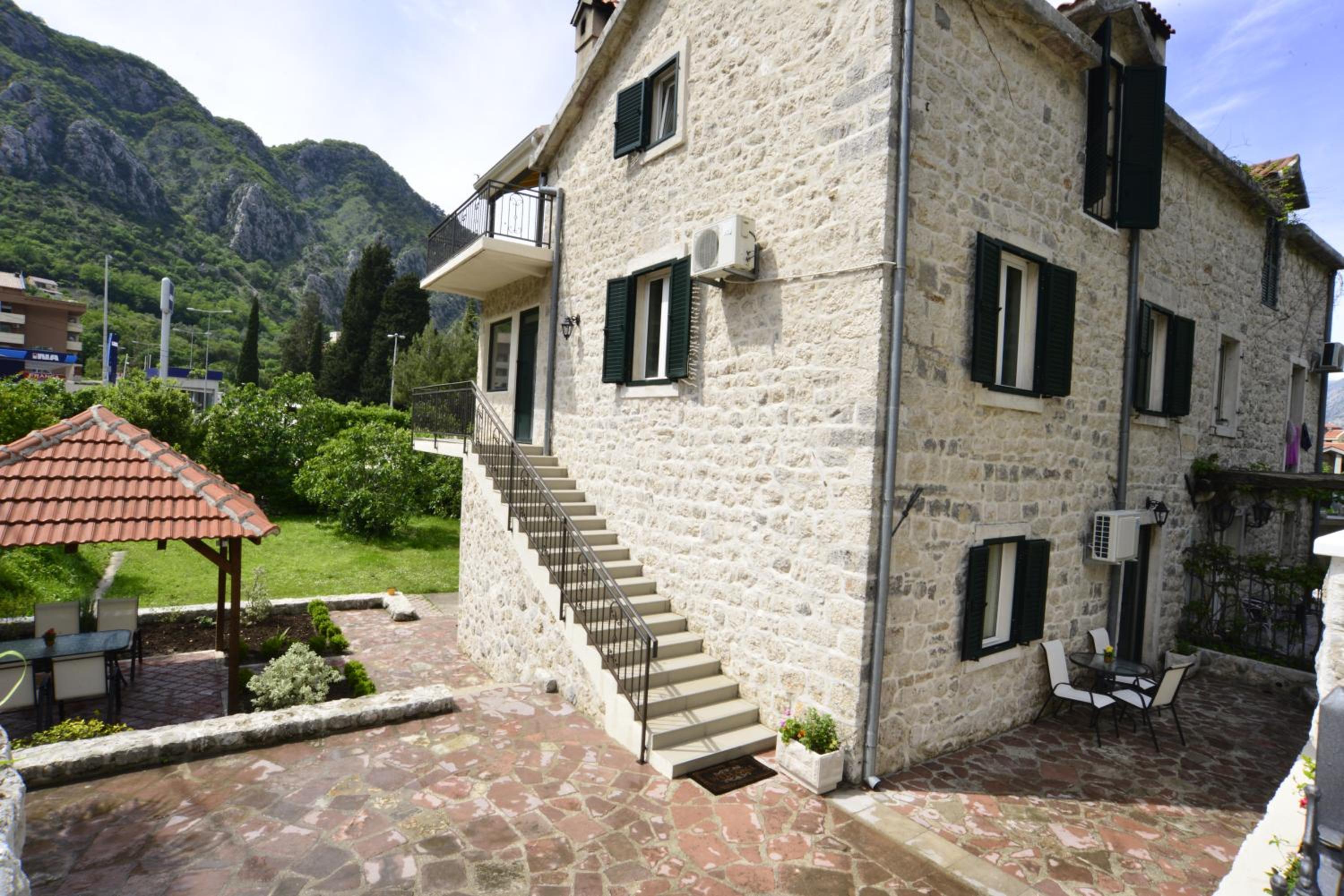Villa Andrea Apartments with parking