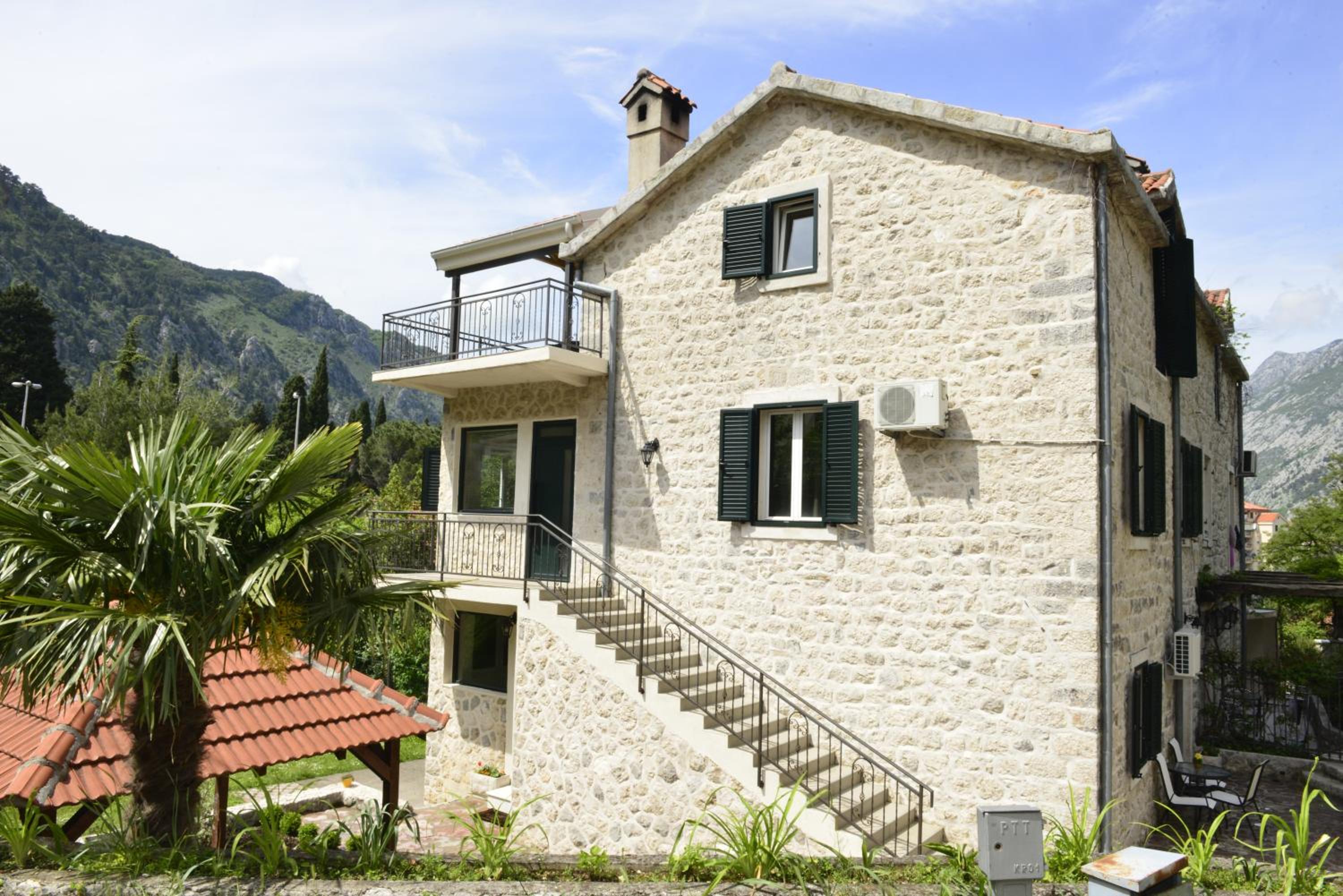 Villa Andrea Apartments with parking