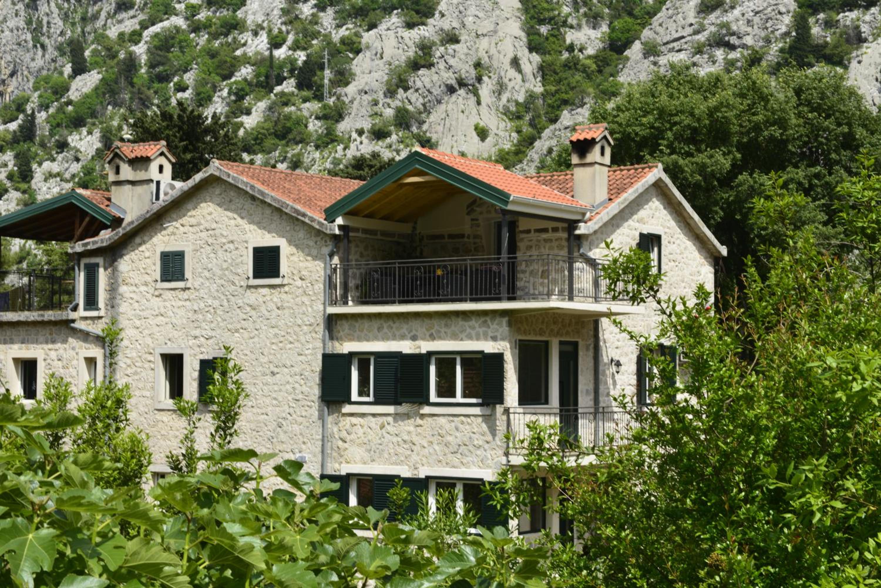Villa Andrea Apartments with parking