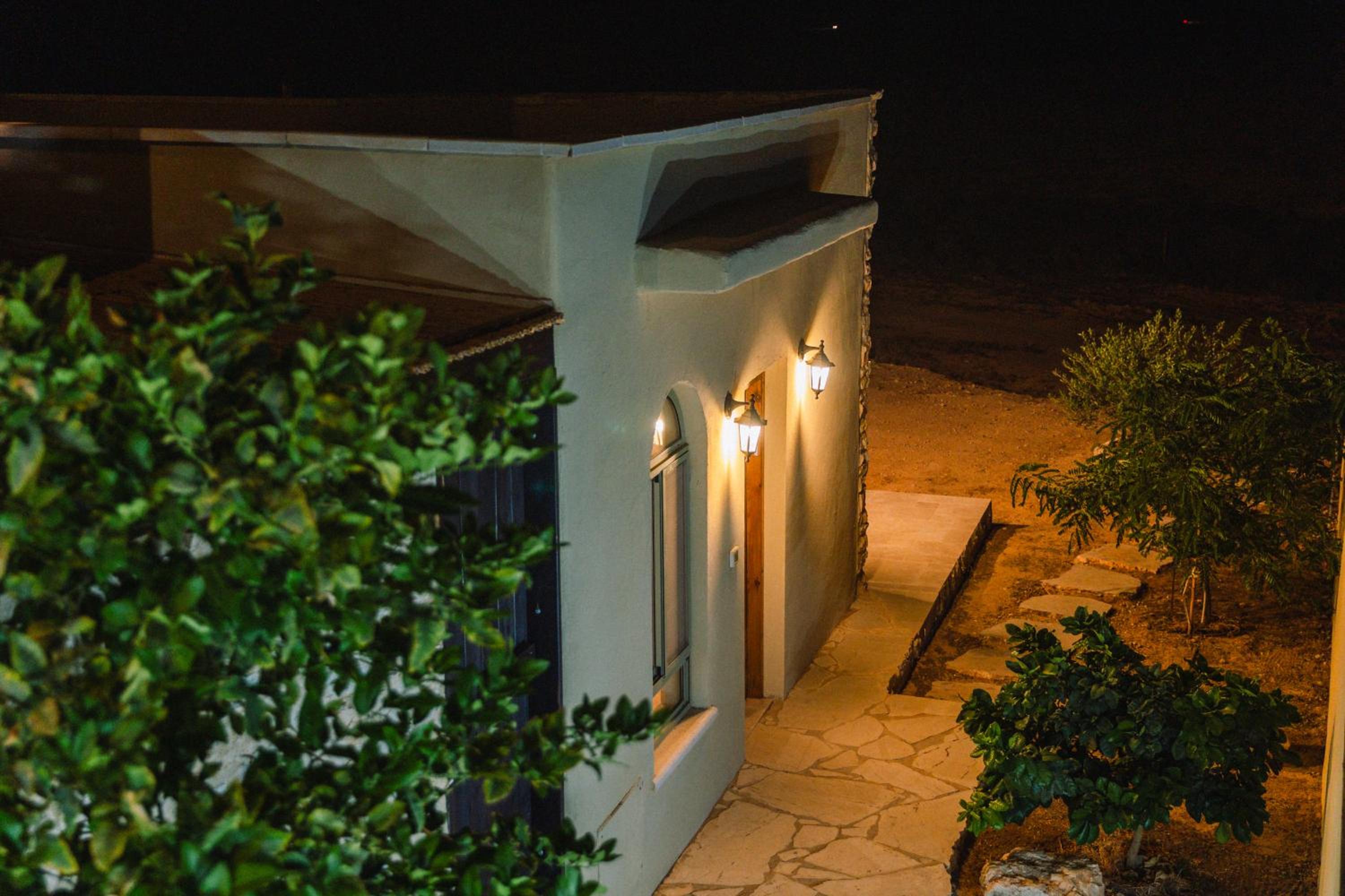 אבן על הנחל view 2