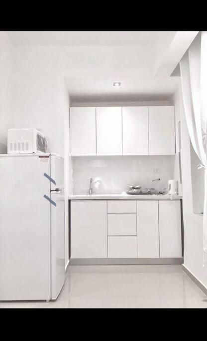 Sunny Garden. YBG. 1 Bedroom Apt. Quiet view 5