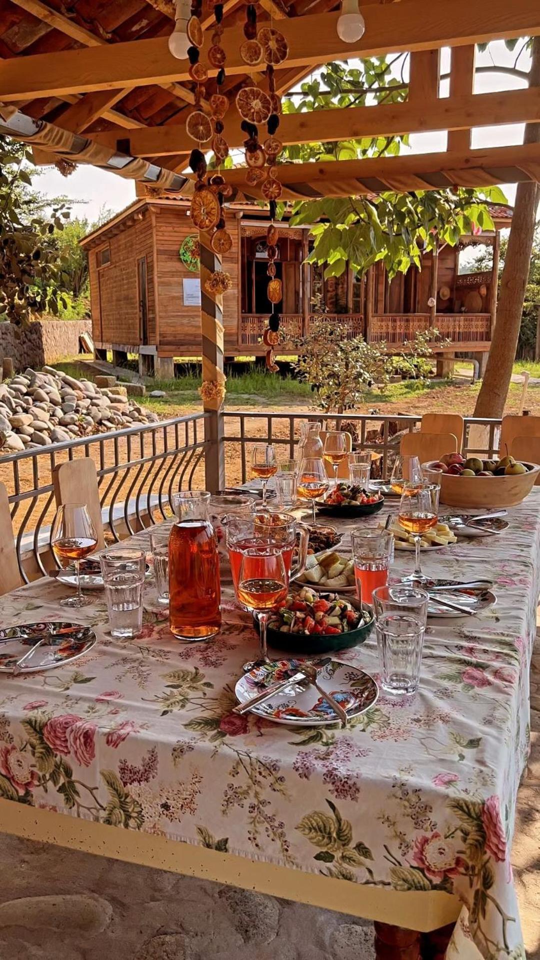Skijis Sakhli