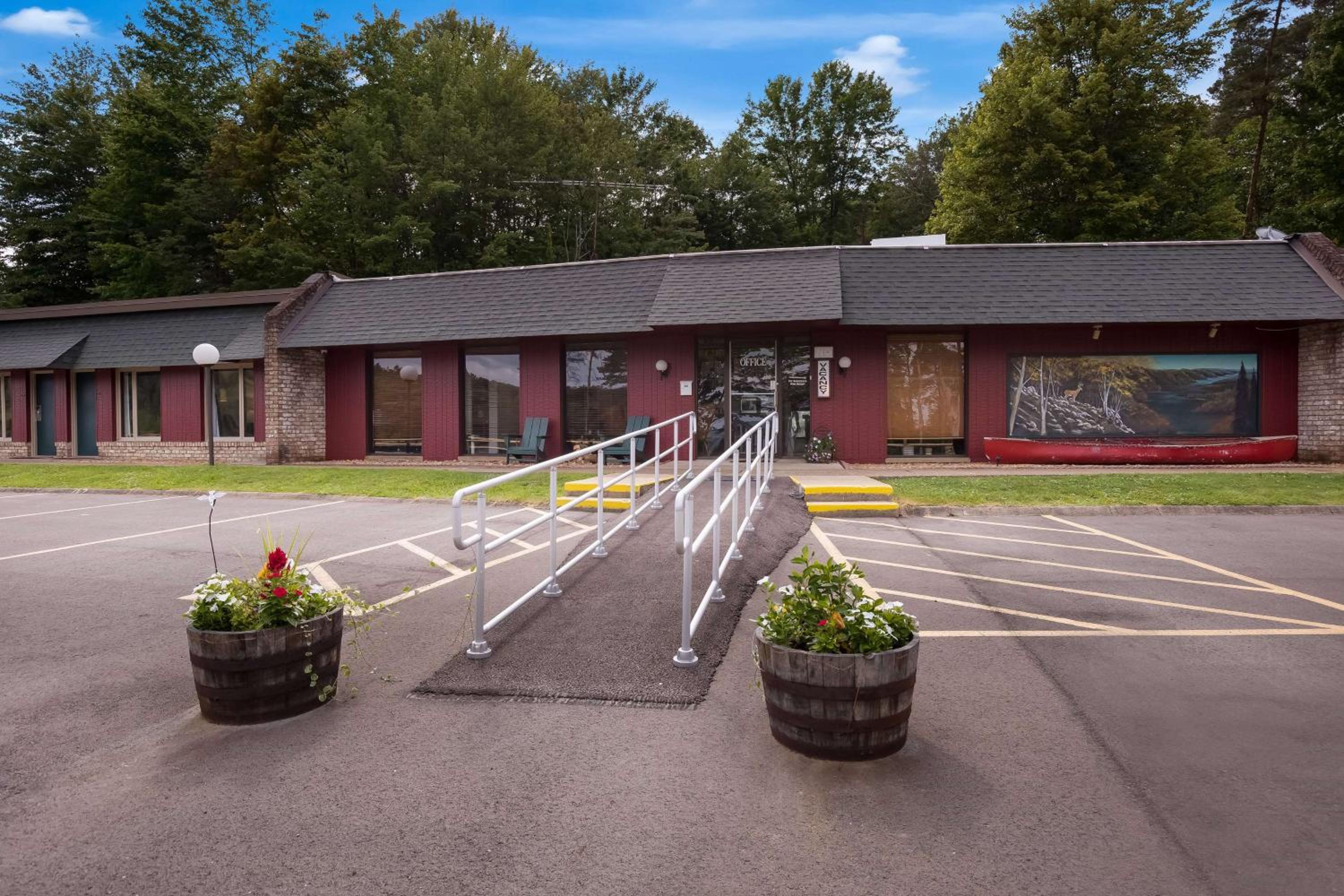 Travelodge by Wyndham Emlenton - Property Image 8