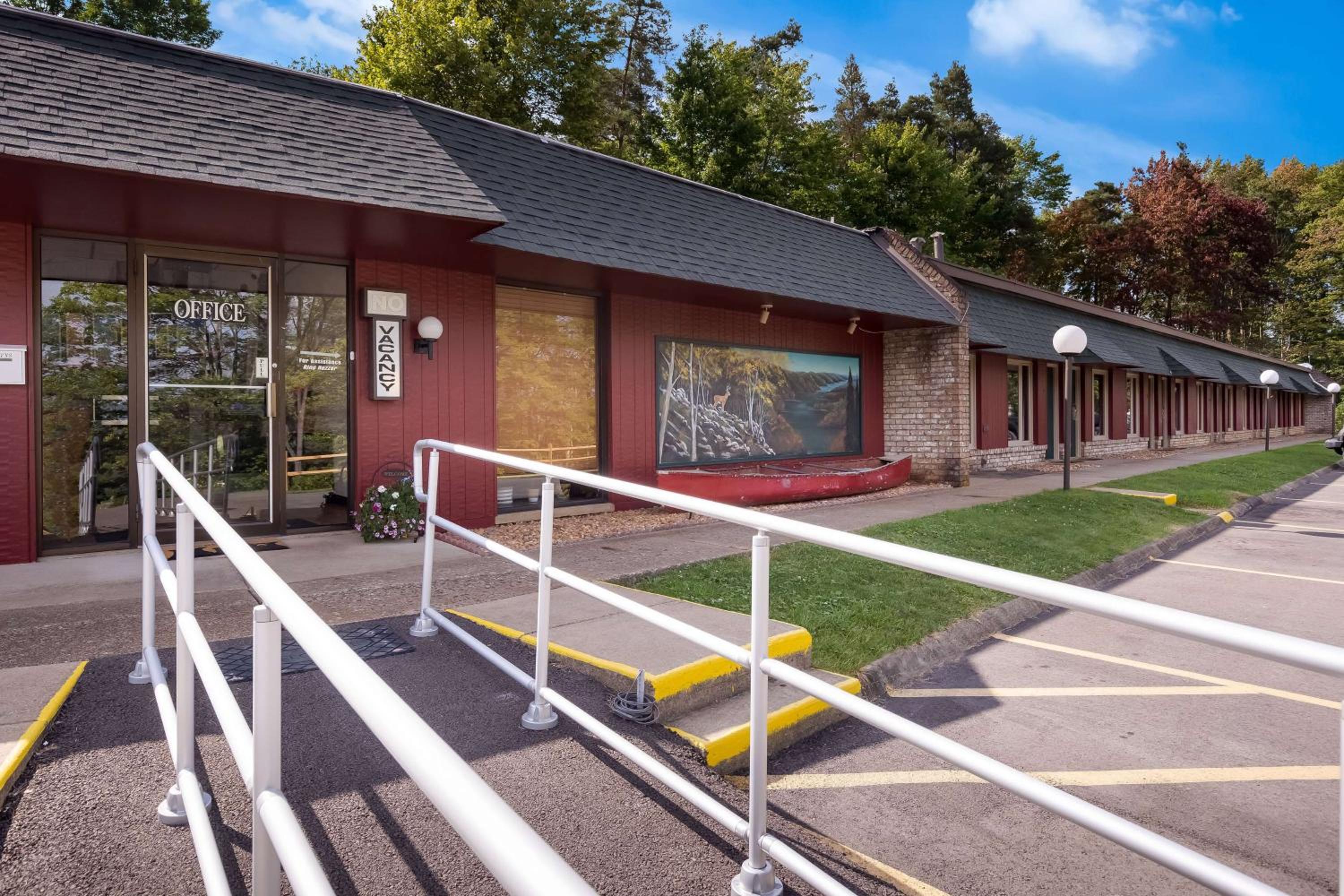 Travelodge by Wyndham Emlenton - Property Image 9