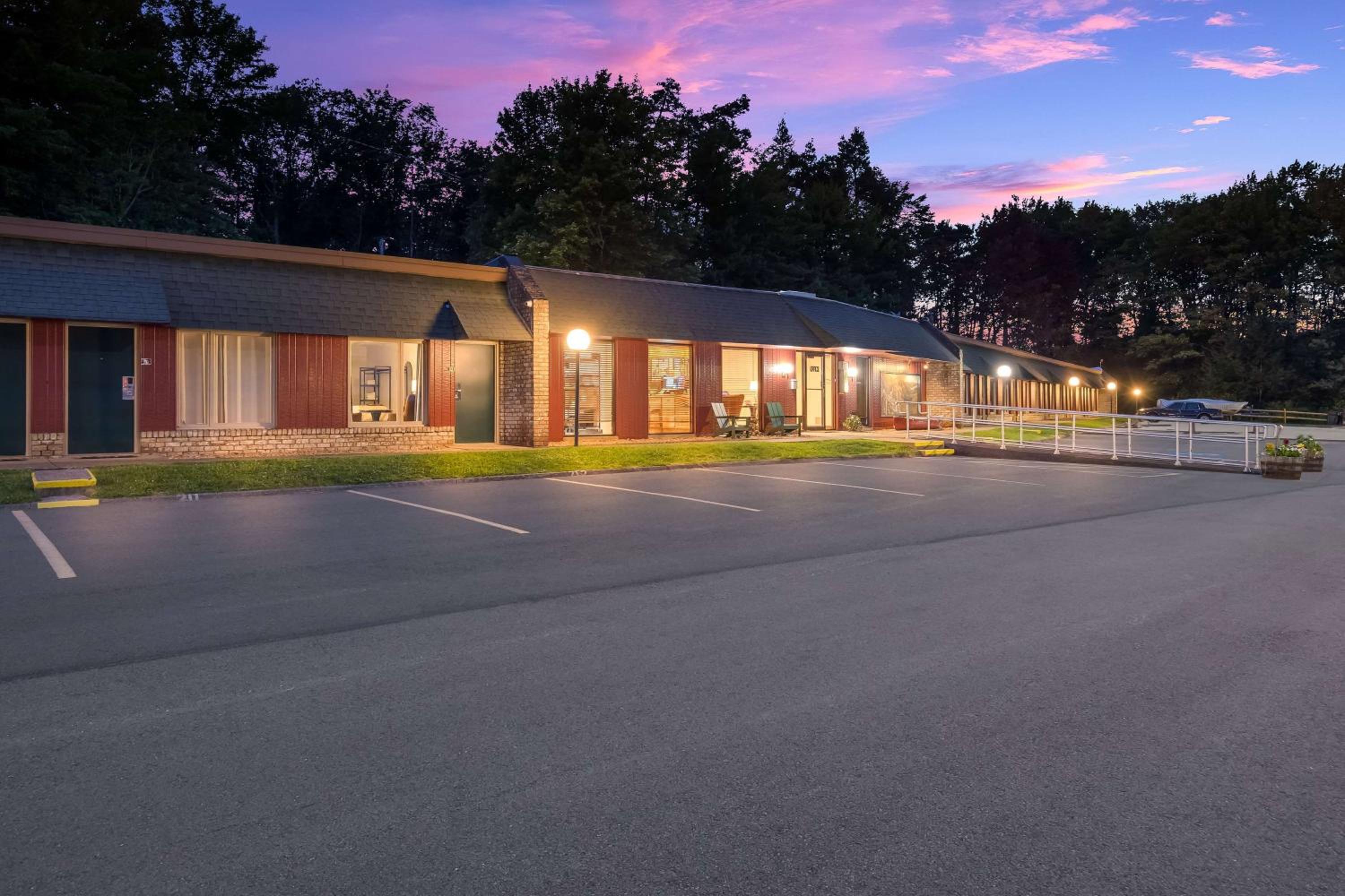 Travelodge by Wyndham Emlenton - Property Image 6