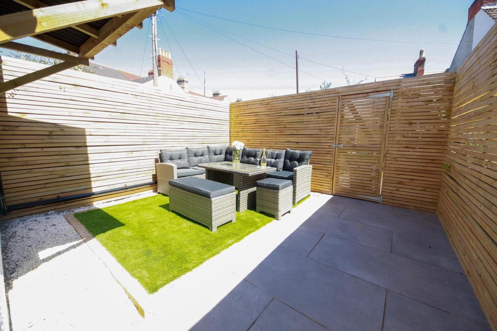 Bay City Studio Apartments view 2