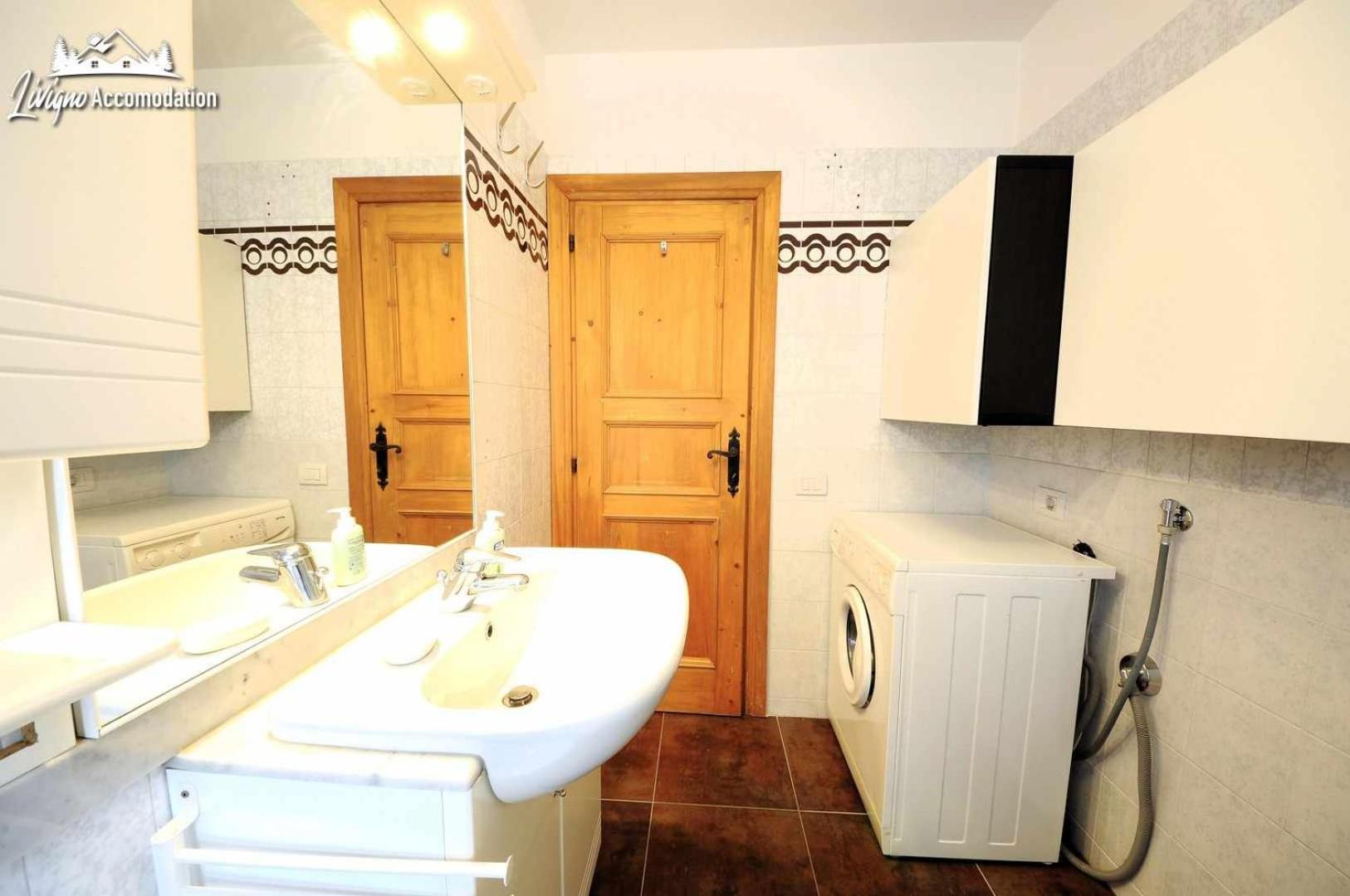 Chalet Rododendro Forést by Livigno Accomodation