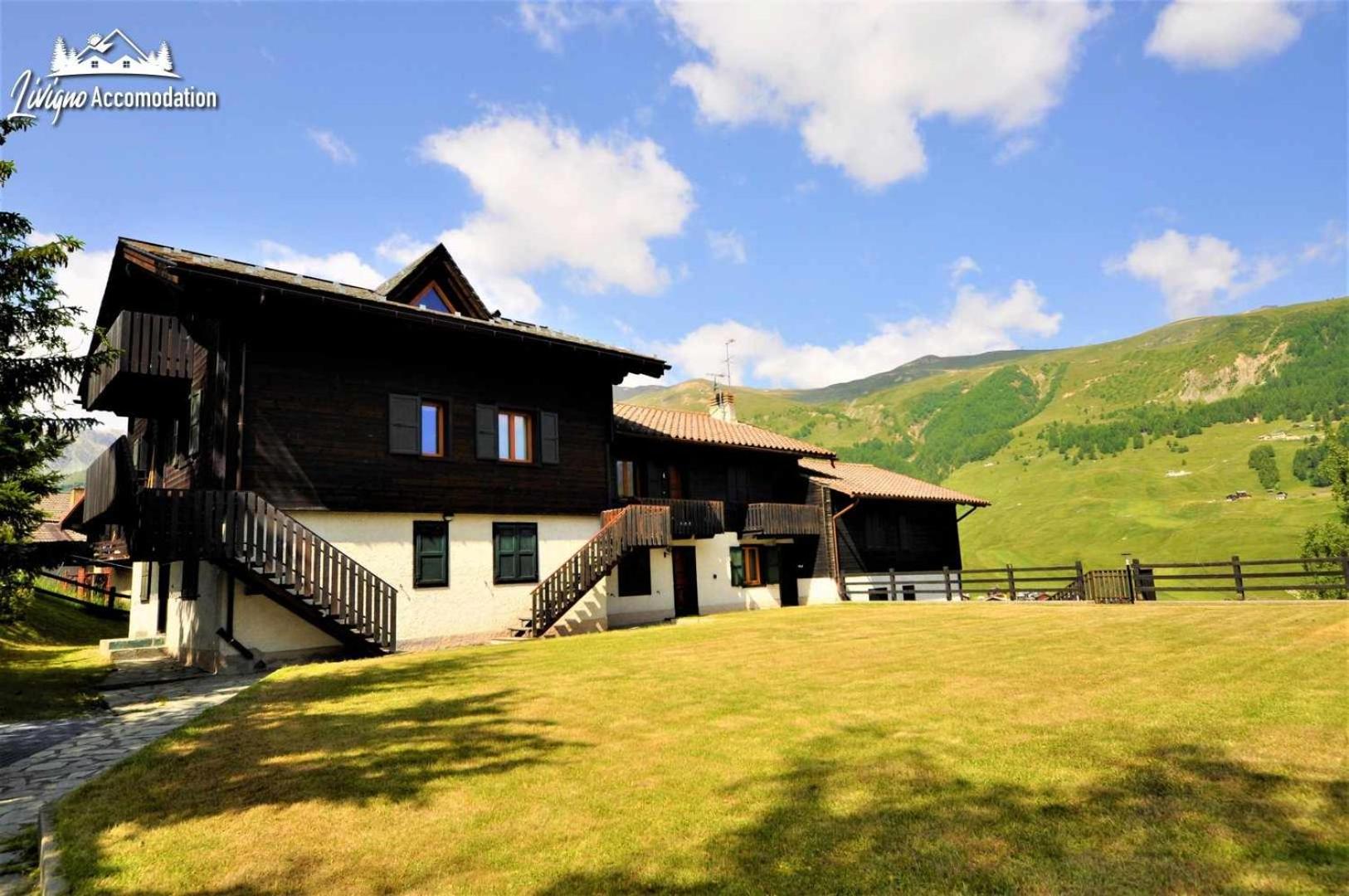 Chalet Rododendro Forést by Livigno Accomodation