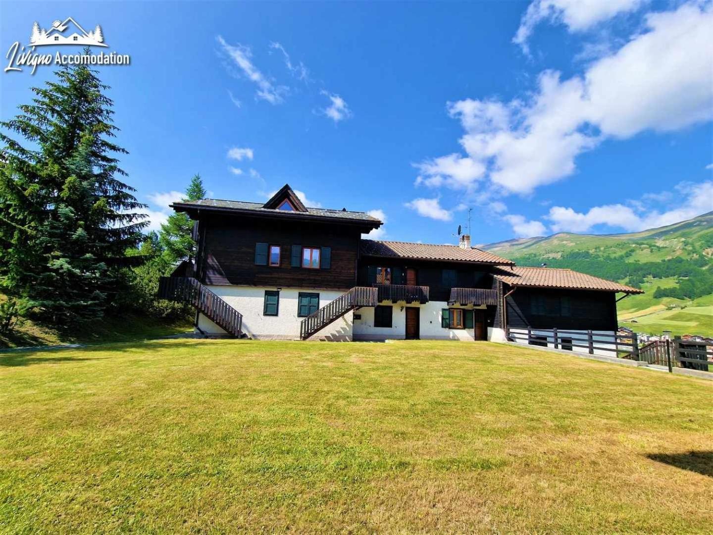 Chalet Rododendro Forést by Livigno Accomodation