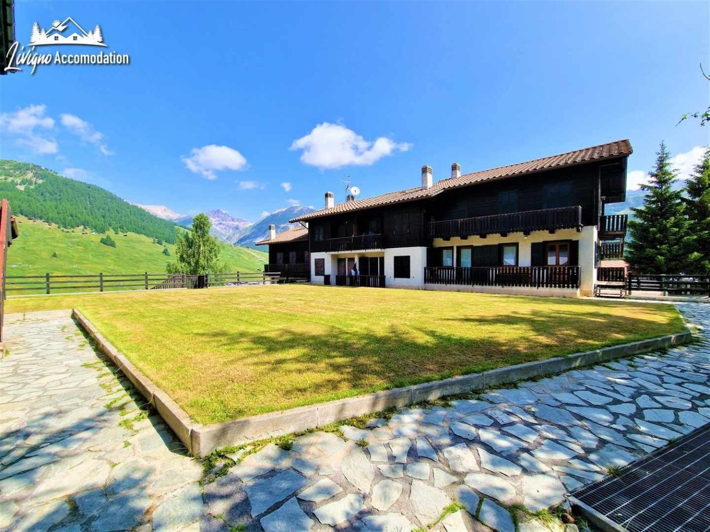 Chalet Rododendro Forést by Livigno Accomodation