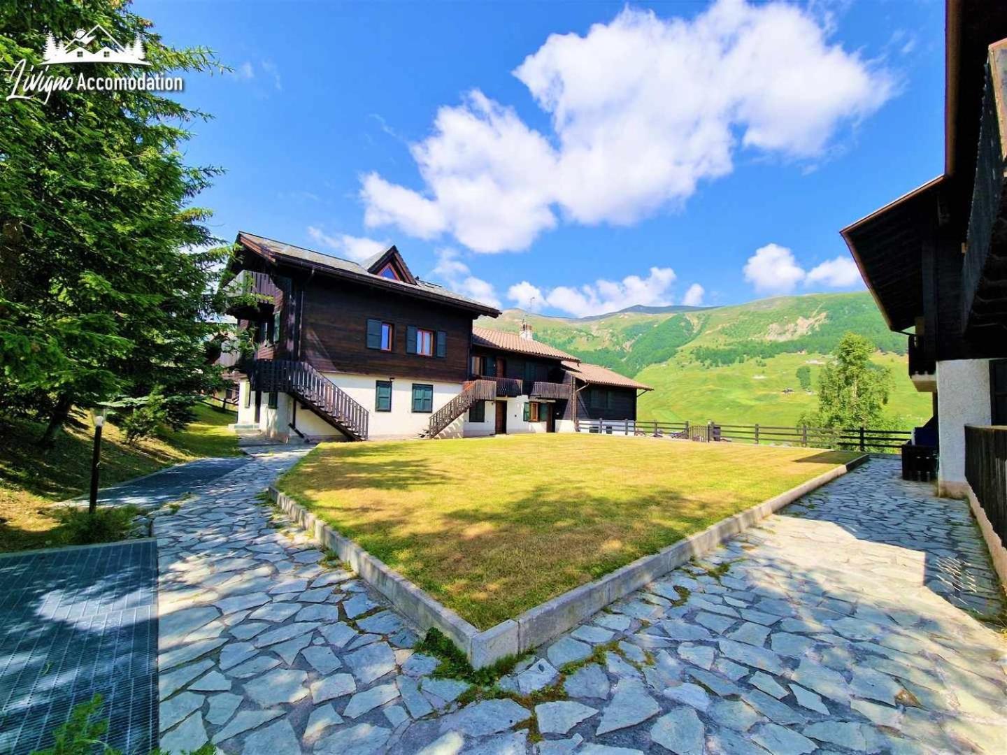 Chalet Rododendro Forést by Livigno Accomodation