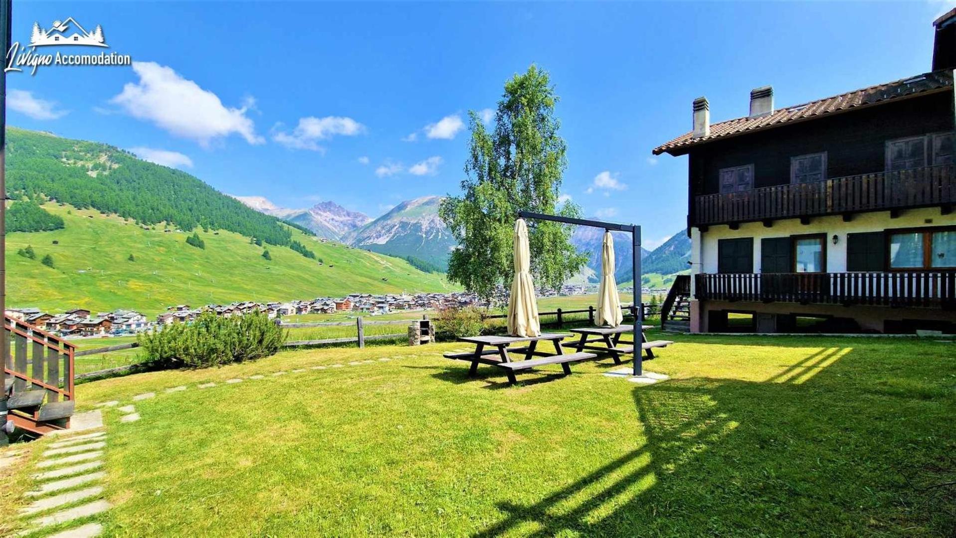 Chalet Rododendro Forést by Livigno Accomodation