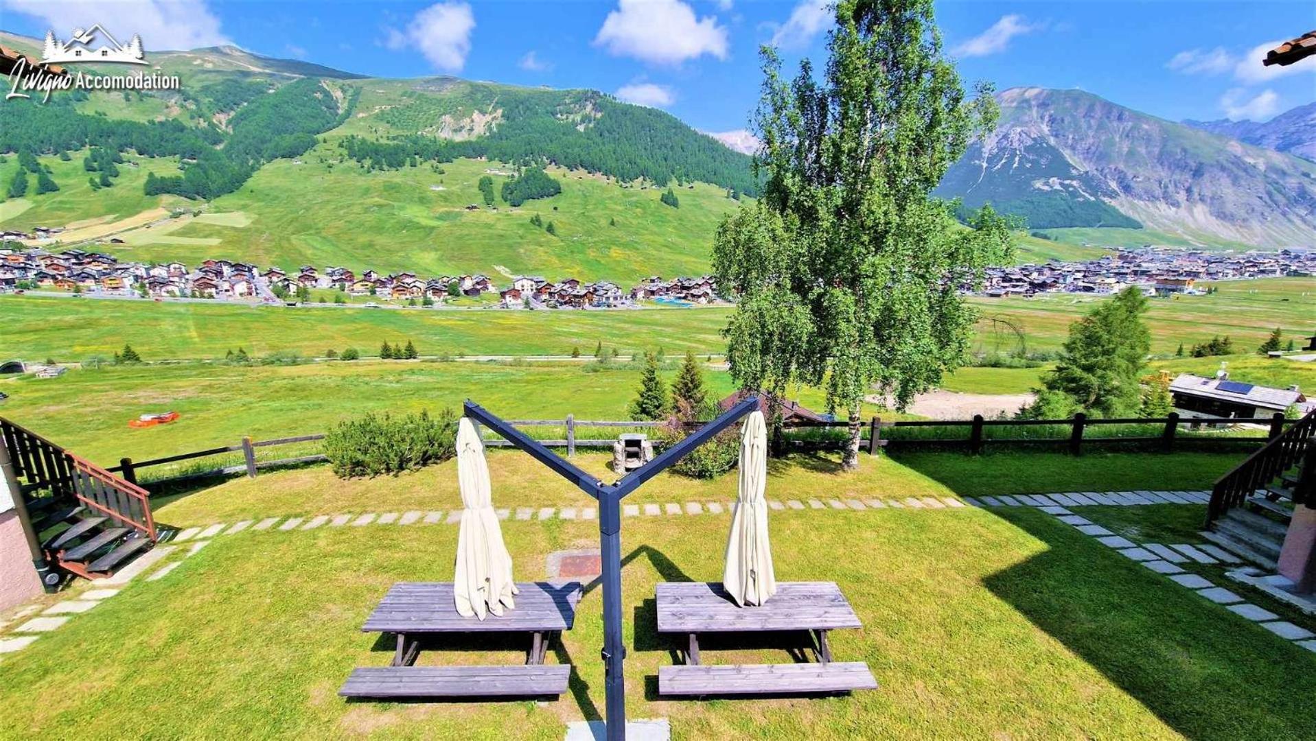 Chalet Rododendro Forést by Livigno Accomodation
