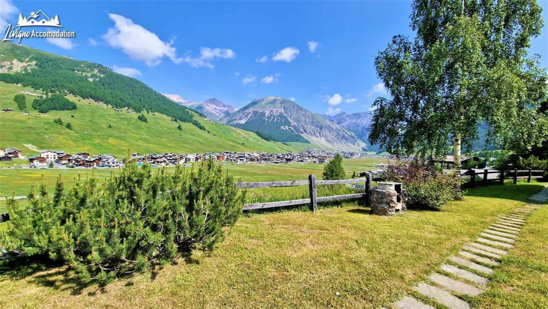 Chalet Rododendro Forést by Livigno Accomodation