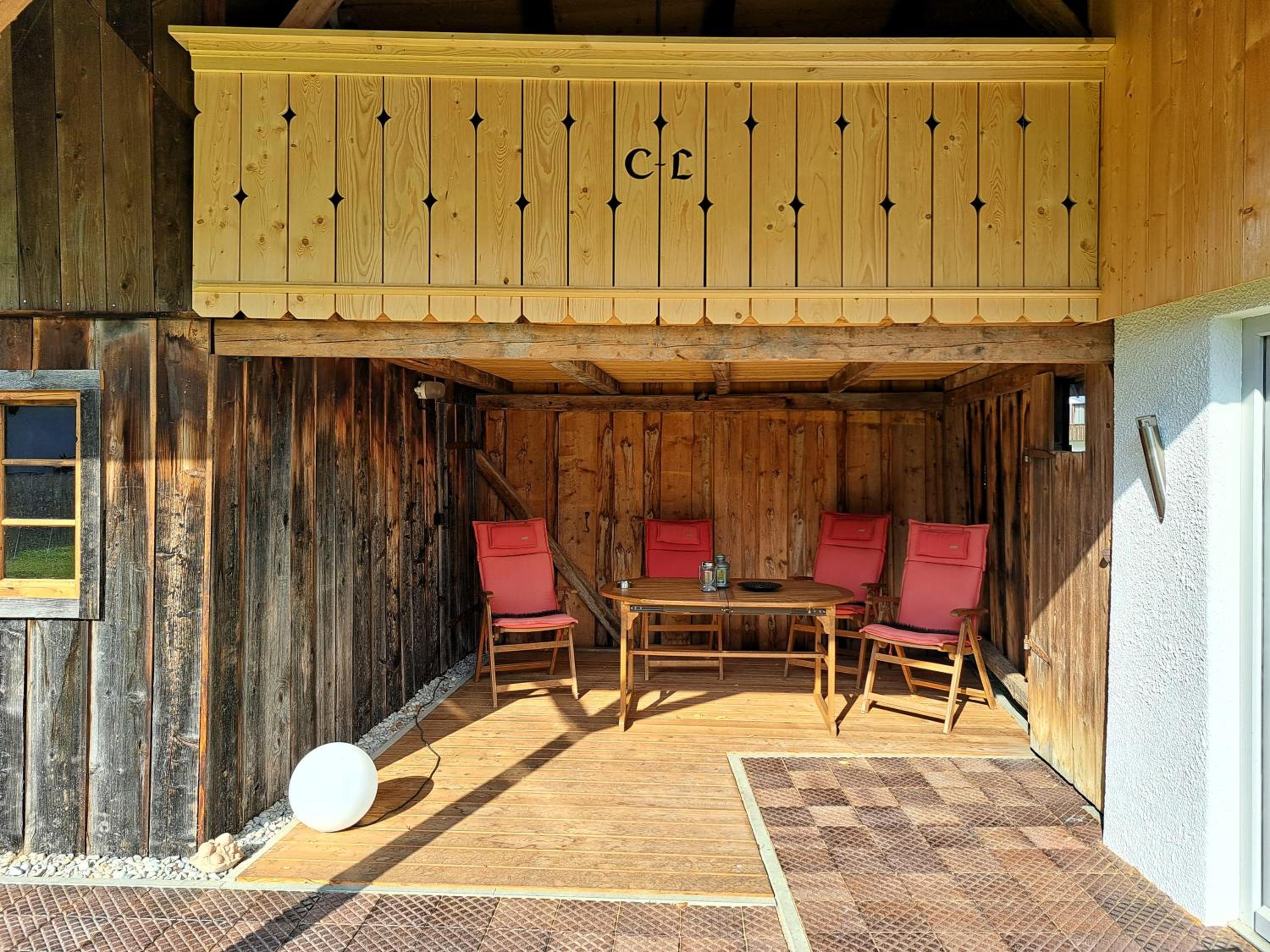 Neu! Ferienwohnungen im Lüftlmalereck, Hennalahaus