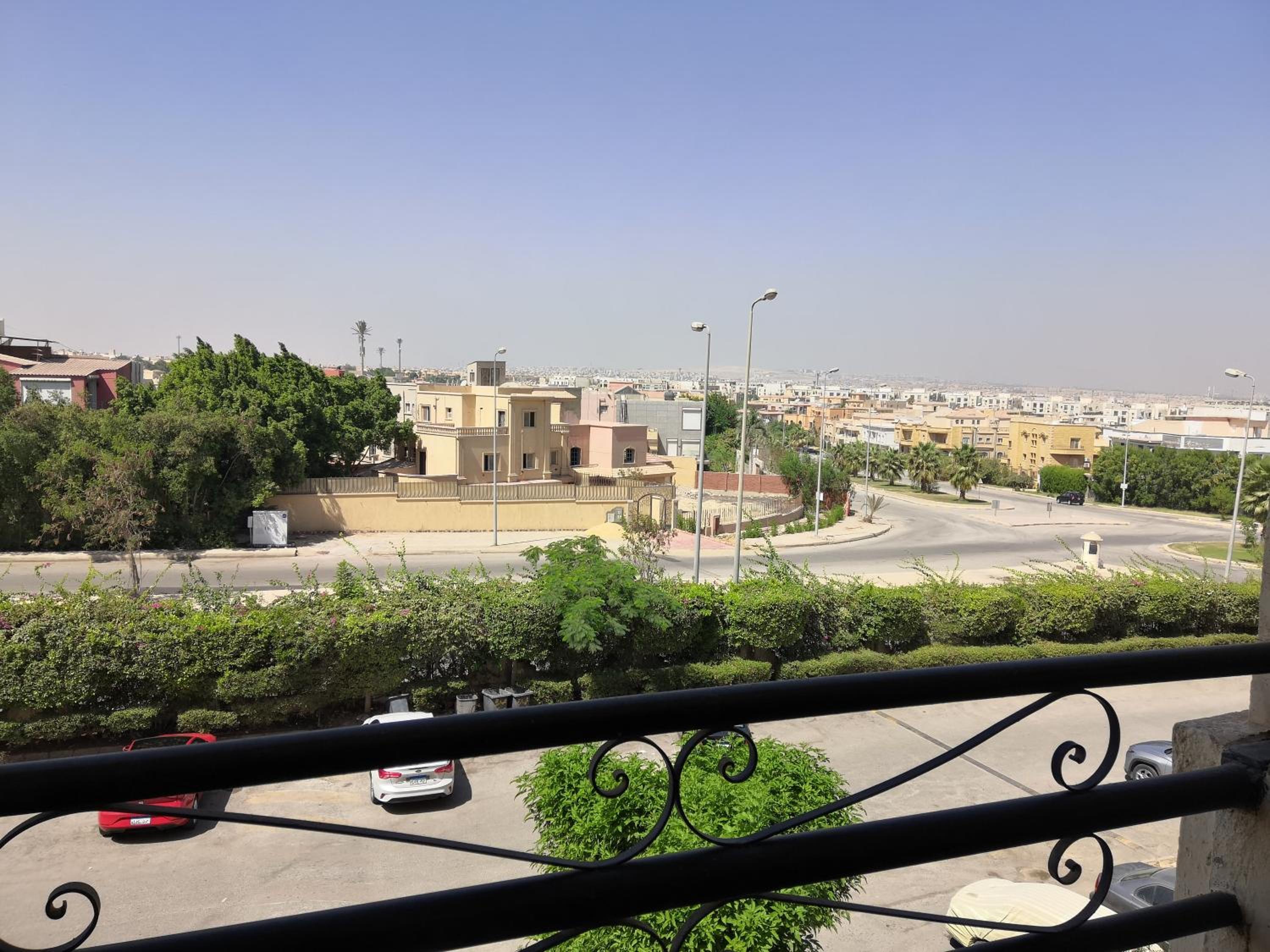 للسيدات Master bedroom for ladies only Sheik Zayed view 4