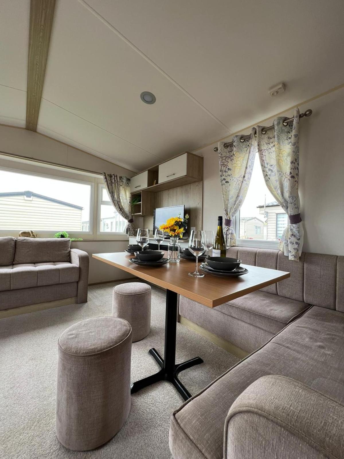 Luxurious Three Bedroom Caravan