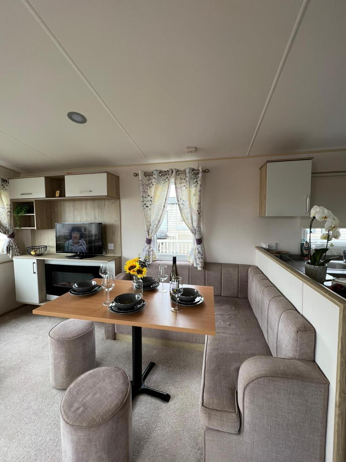 Luxurious Three Bedroom Caravan