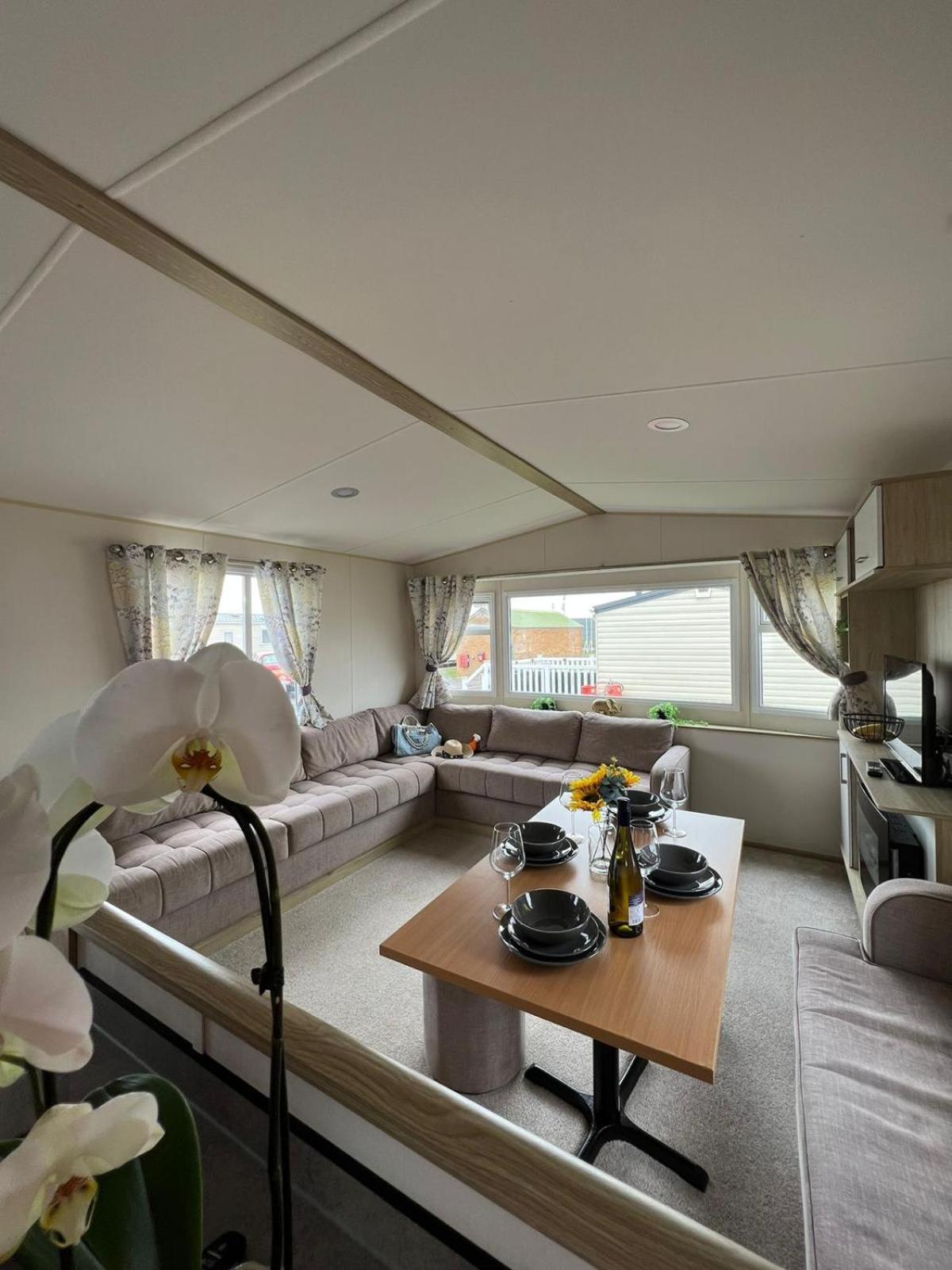 Luxurious Three Bedroom Caravan