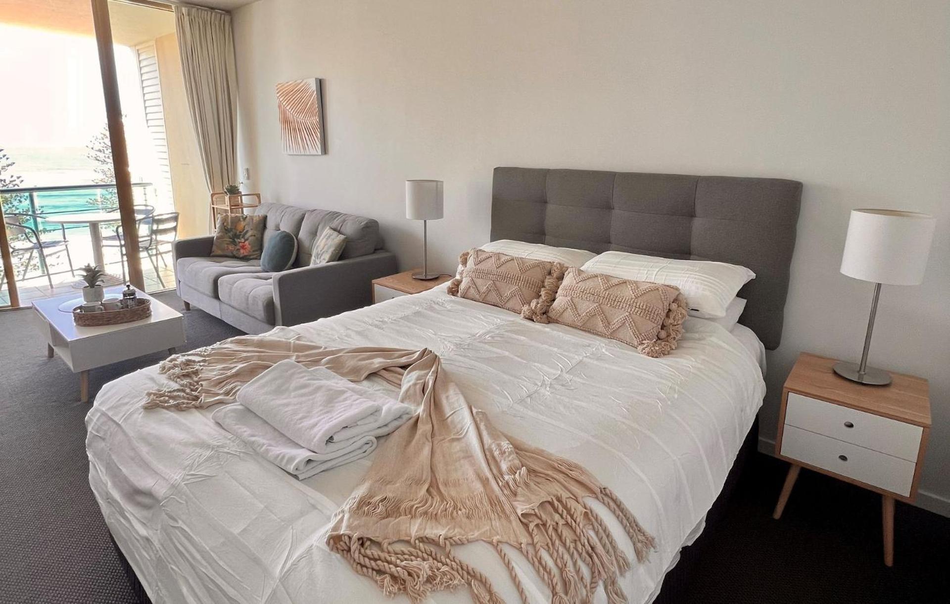 Top Floor Beachside Apartment in the Heart of Mooloolaba view 4