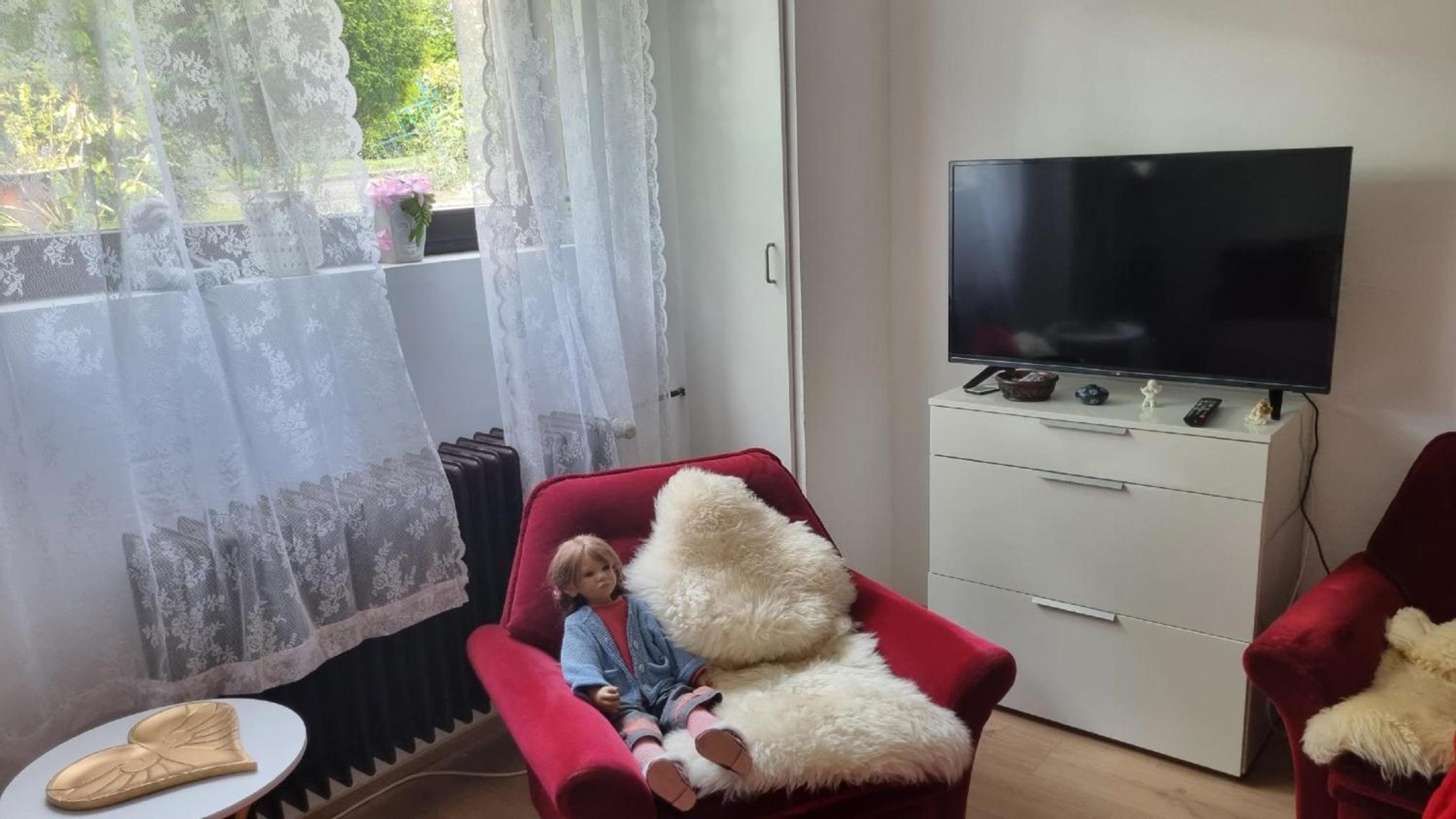 Ferienzimmer bei Thomas - Gemutliches Schlaf- und Wohnzimmer mit modernem Bad - Property Image 3