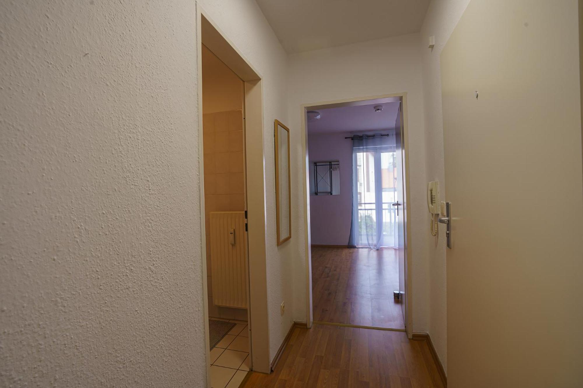 ImmoStay #2 -Moderne Wohnung mit zwei Balkonen, WLAN & Parkmöglichkeit view 2