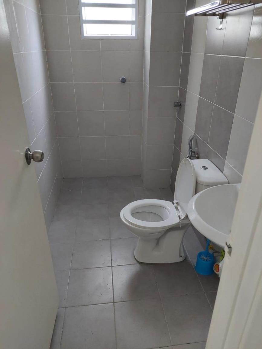 3 Bedroom Apartment with Pool and Beautiful View in Klebang, Ipoh photo 6