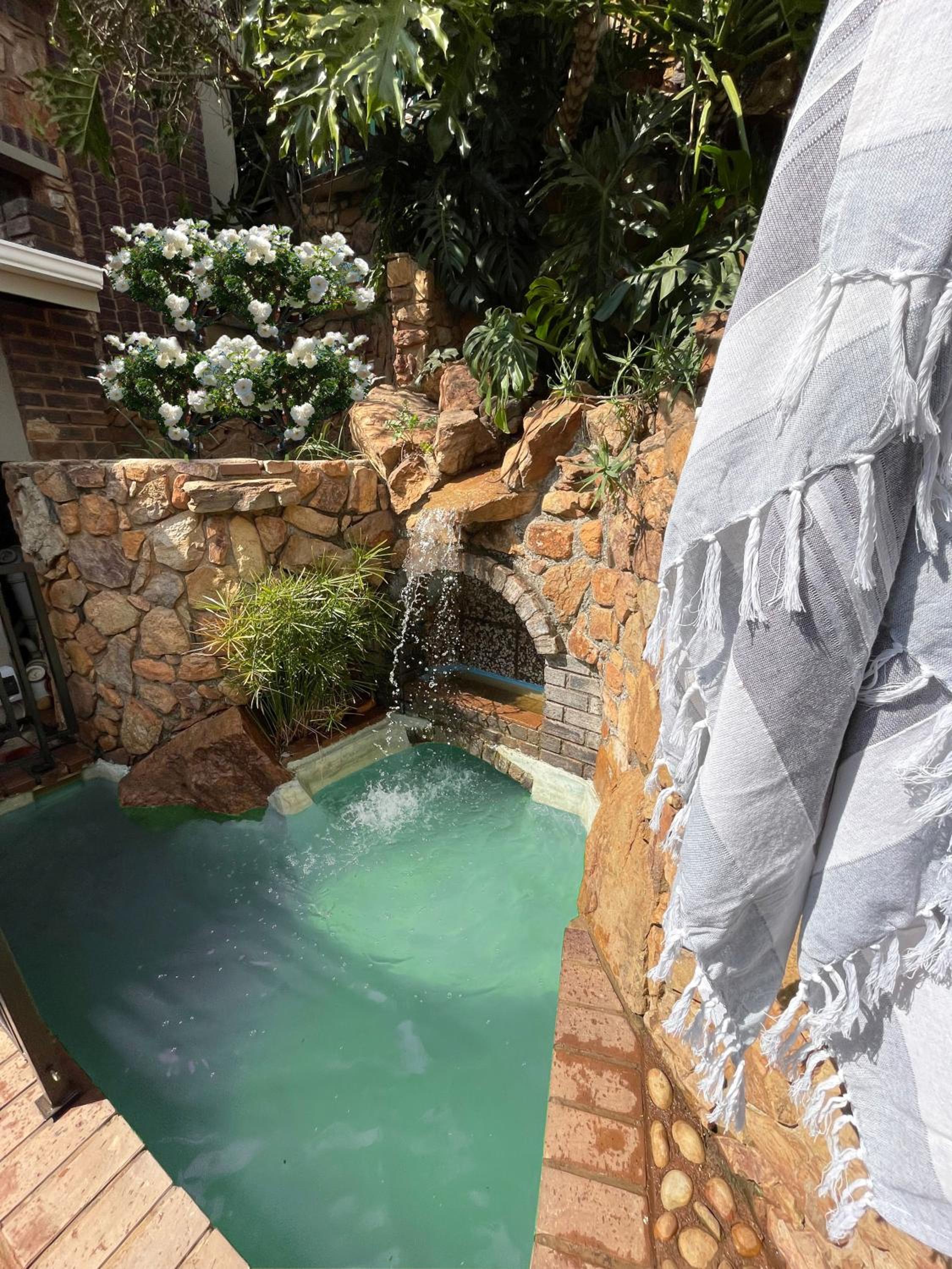 Luxury Boutique Nature Stay! Northcliff - Sunset Views, Solar, Work, Pool
