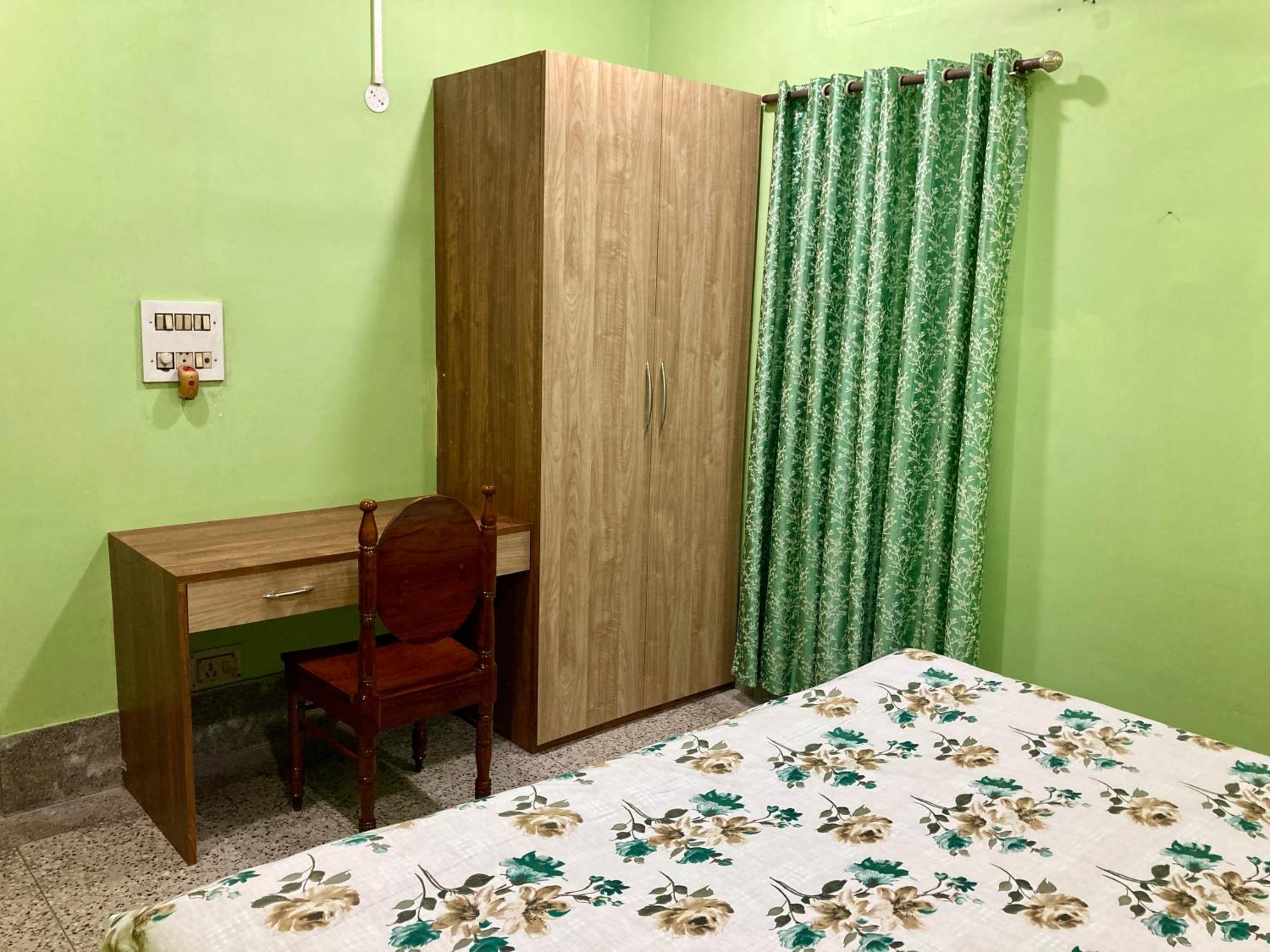 Anjali Family Homestay - 10 mins from airport