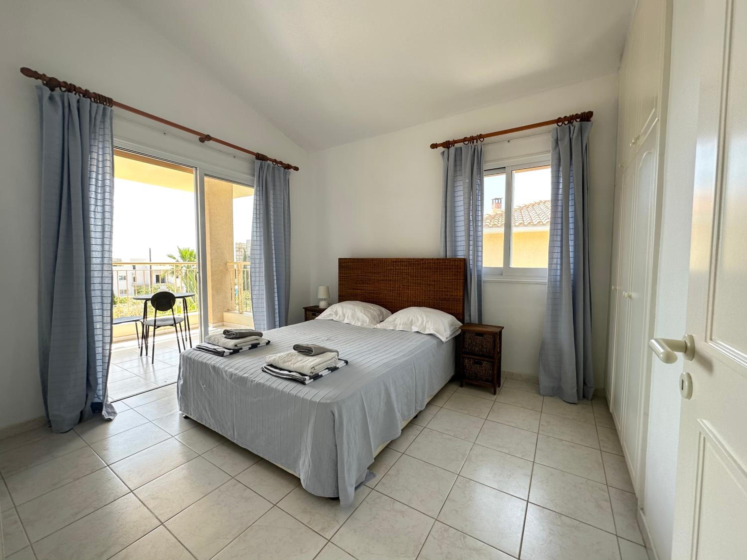 New cozy Villa near the beaches in the Magnificent Gardens of Regina with swimming pools!