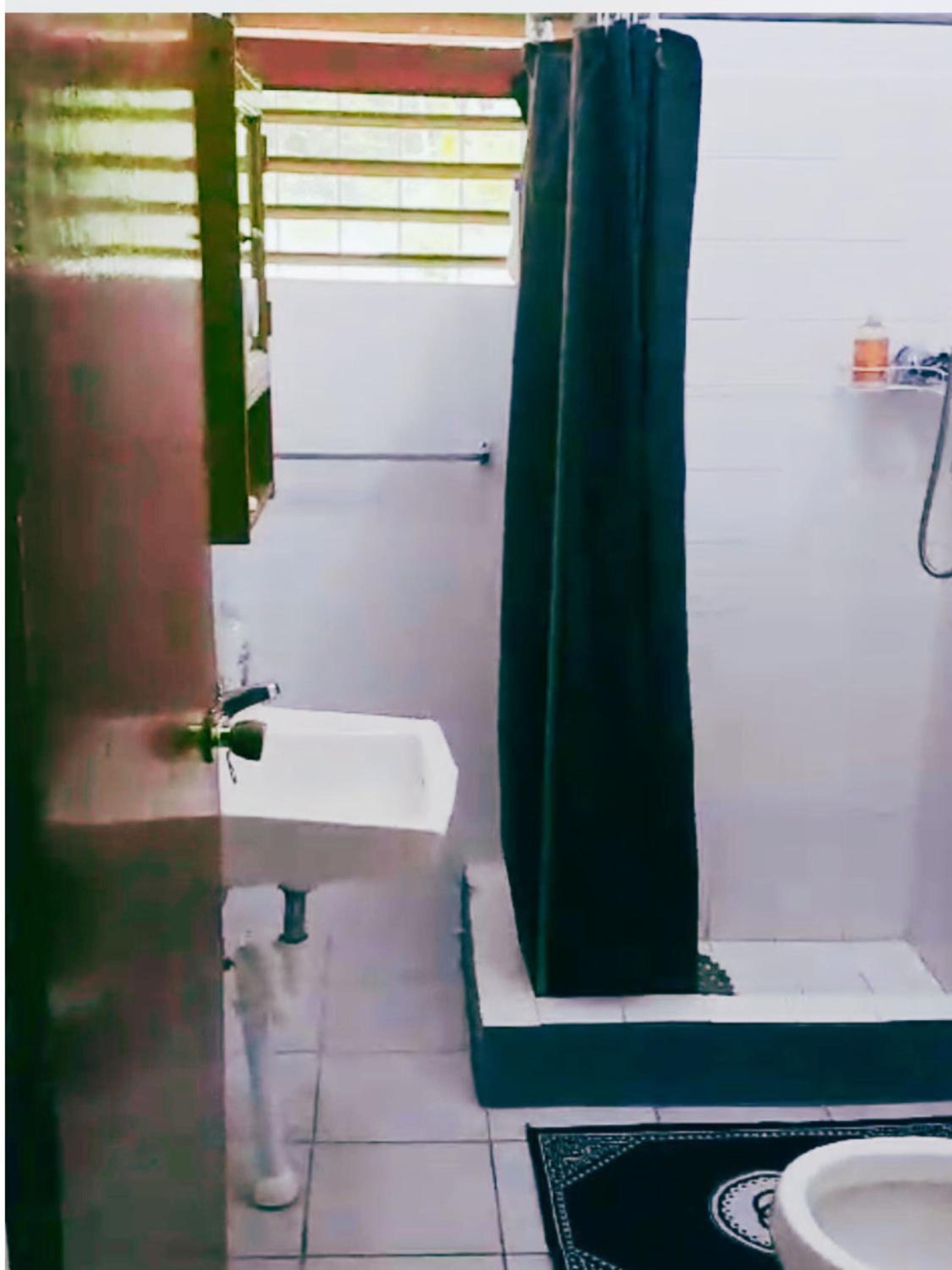 Healing 3-Bed Retreat - Sleeps 3 Hot Tub & Pool view 3