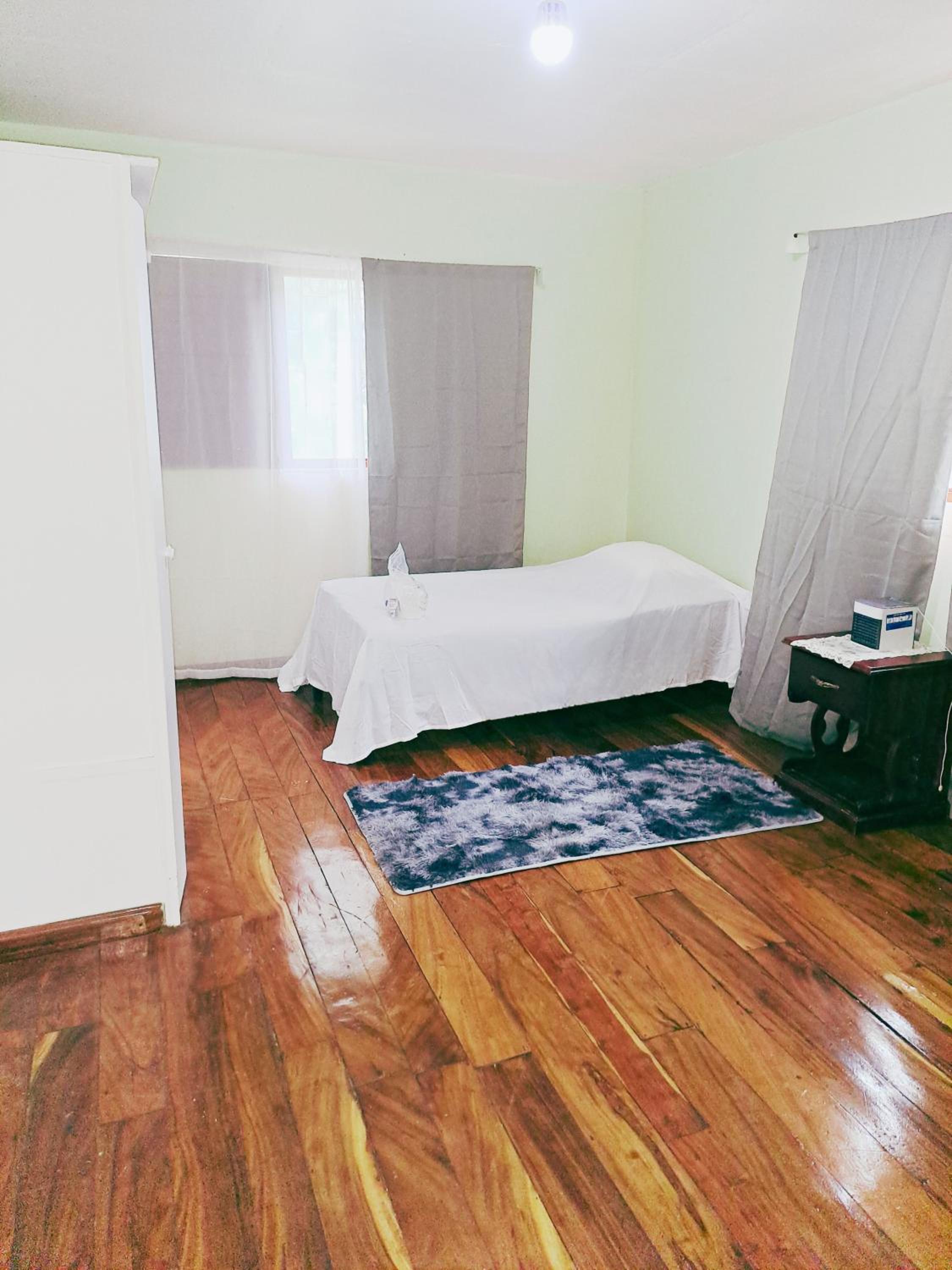 Healing 3-Bed Retreat - Sleeps 3 Hot Tub & Pool view 2