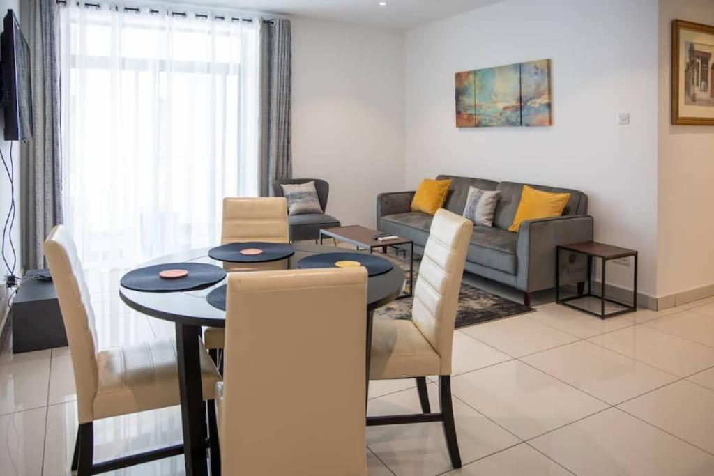 Sunshine Large 1Bed + Big Balcony @Embassy Gardens view 4
