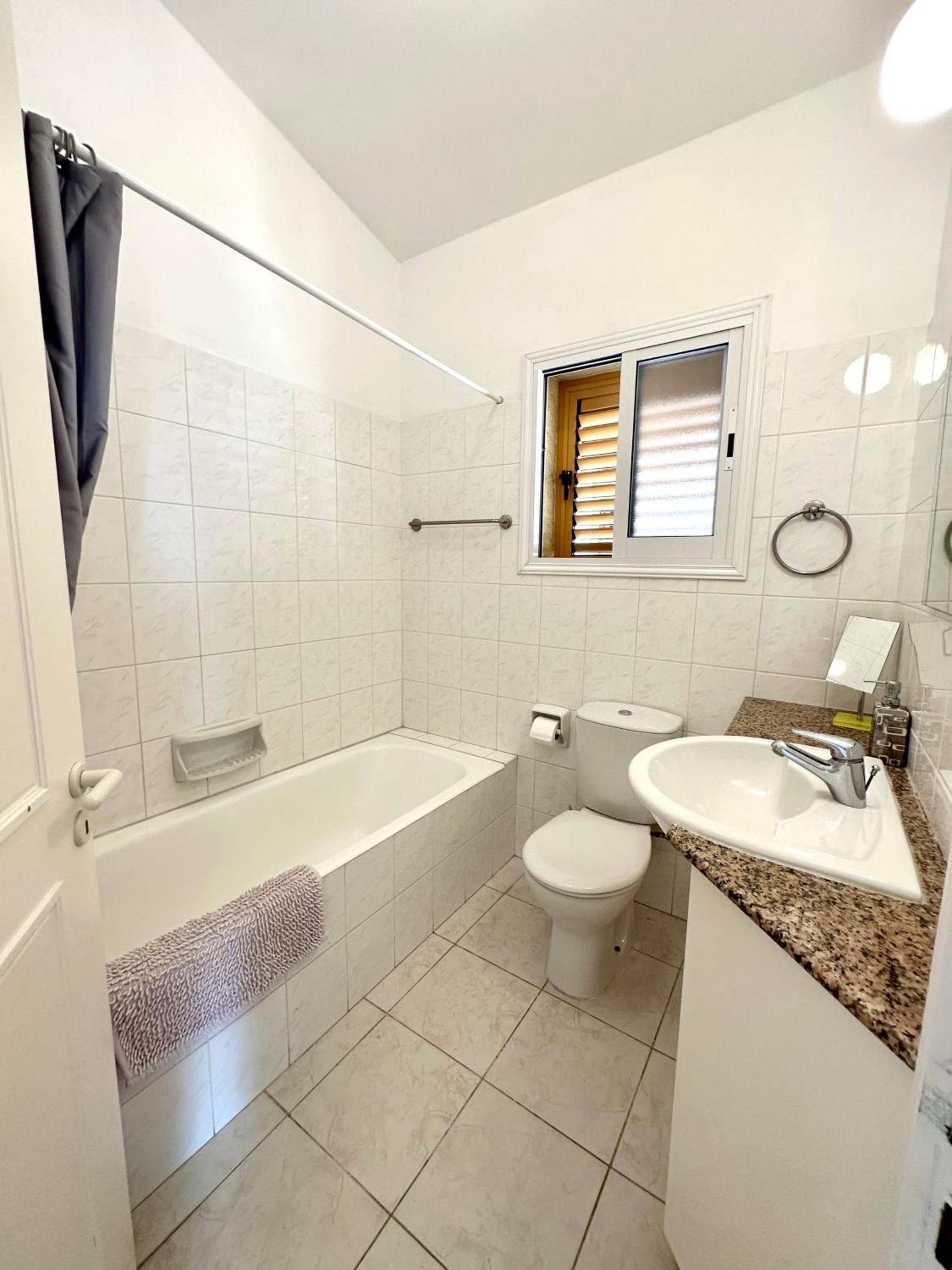 New cozy Villa near the beaches in the Magnificent Gardens of Regina with swimming pools!