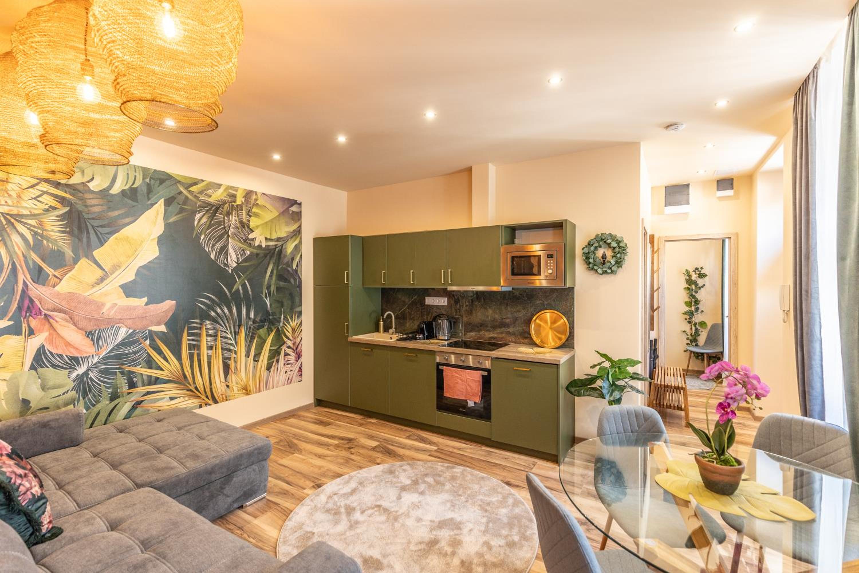 Jungle Apartment with 2 Bathrooms